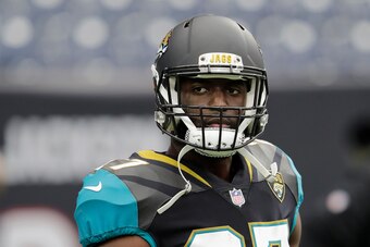 HOUSTON, TX - SEPTEMBER 10:  Leonard Fournette #27 of the Jacksonville Jaguars warms up before the game against the Houston Texans at NRG Stadium on September 10, 2017 in Houston, Texas.  (Photo by Tim Warner/Getty Images)