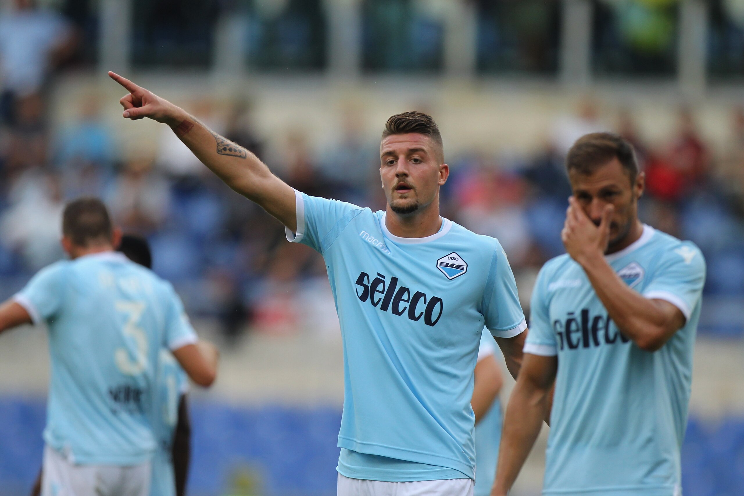 ROME, ITALY - SEPTEMBER 10: Sergej Milinkovic of SS Lazio gestures during the Serie A match between SS Lazio and AC Milan at Stadio Olimpico on September 10, 2017 in Rome, Italy.  (Photo by Paolo Bruno/Getty Images)