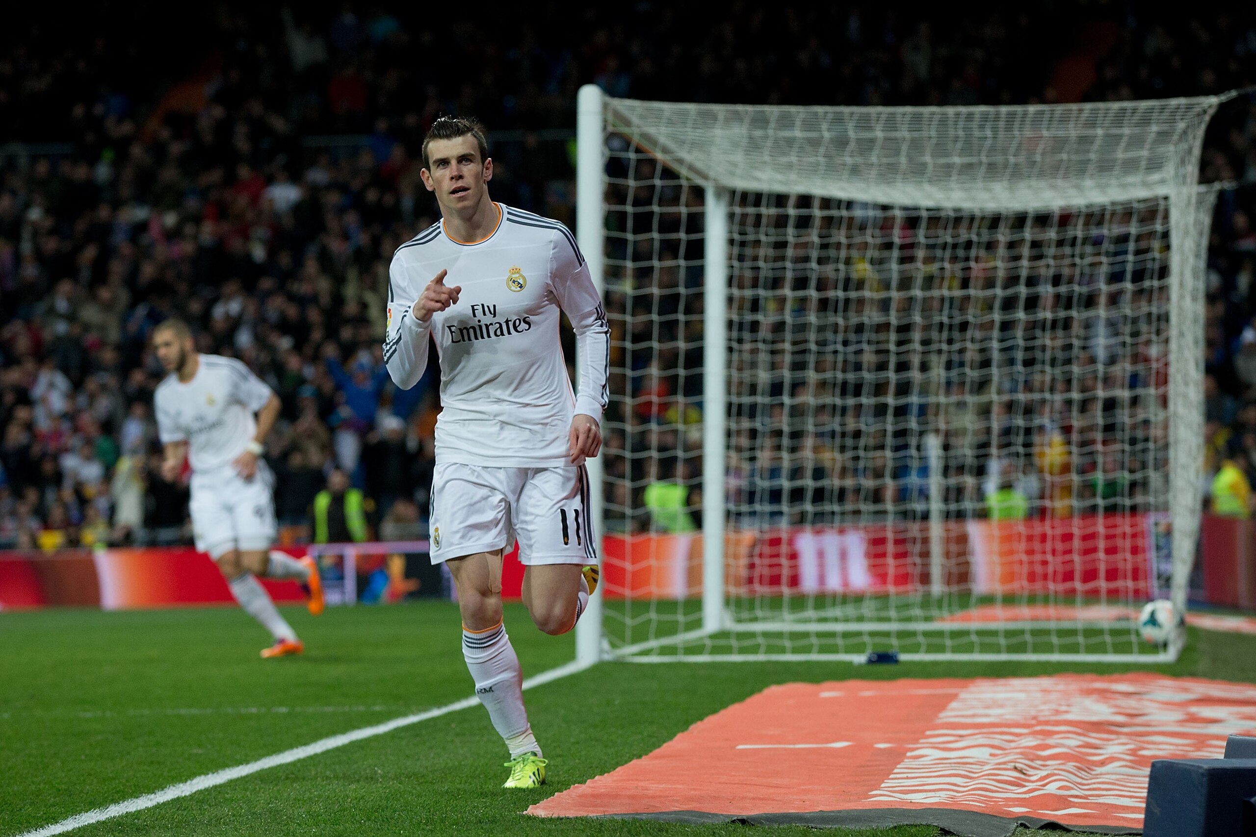 MADRID, SPAIN - FEBRUARY 08: Gareth Bale of Real Madrid CF celebrates scoring their opening goal during the La Liga match between Real Madrid CF and Villarreal CF at Estadio Santiago Bernabeu on February 8, 2014 in Madrid, Spain. (Photo by Gonzalo Arroy MADRID, SPAIN - FEBRUARY 08: Gareth Bale of Real Madrid CF celebrates scoring their opening goal during the La Liga match between Real Madrid CF and Villarreal CF at Estadio Santiago Bernabeu on February 8, 2014 in Madrid, Spain. (Photo by Gonzalo Arroy