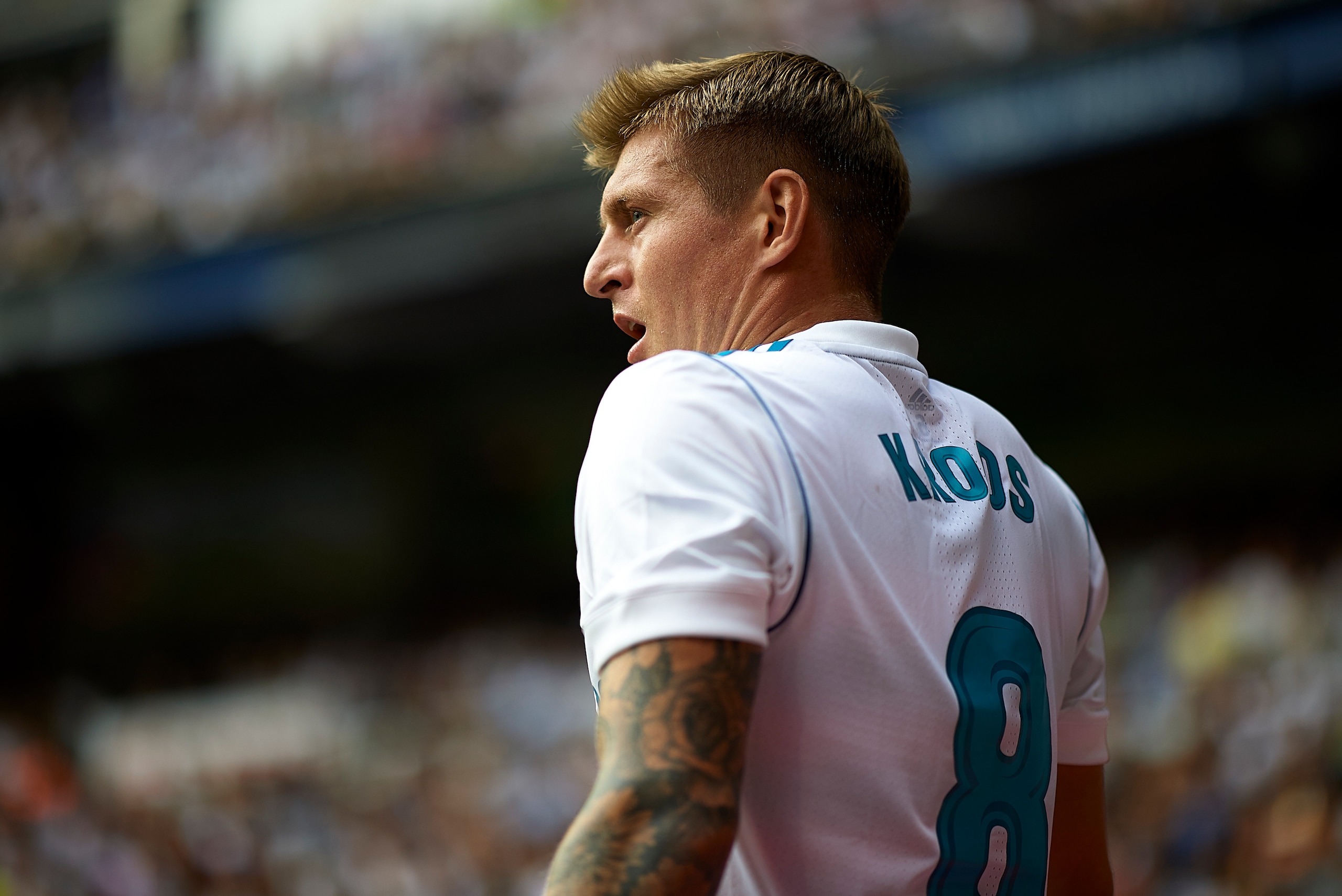 MADRID, SPAIN - SEPTEMBER 09:  Toni Kroos of Real Madrid looks on during the La Liga match between Real Madrid and Levante at Estadio Santiago Bernabeu on September 9, 2017 in Madrid, Spain.  (Photo by Manuel Queimadelos Alonso/Getty Images)
