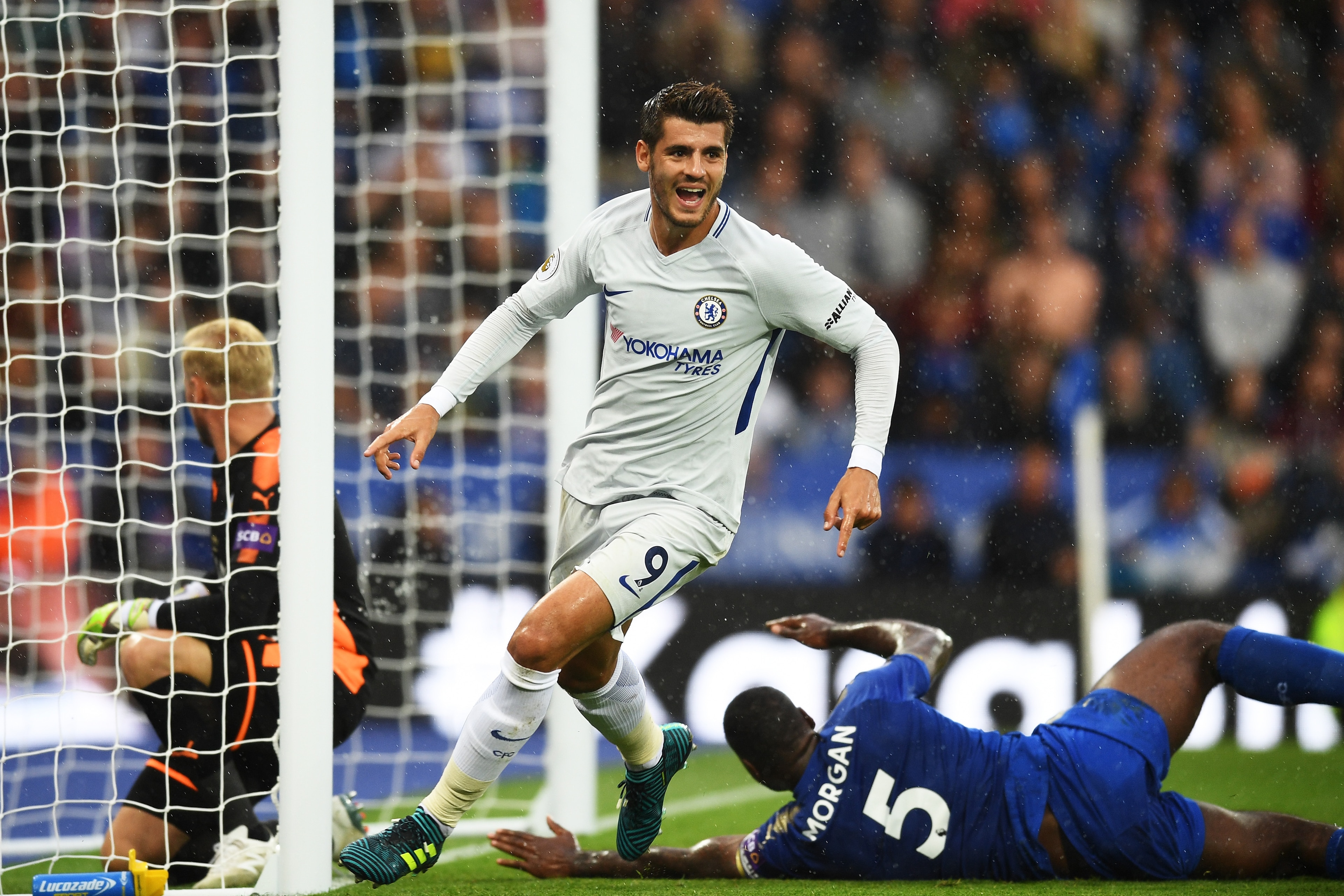 LEICESTER, ENGLAND - SEPTEMBER 09: Alvaro Morata of Chelsea celebrates scoring his sides first goal during the Premier League match between Leicester City and Chelsea at The King Power Stadium on September 9, 2017 in Leicester, England.  (Photo by Michael