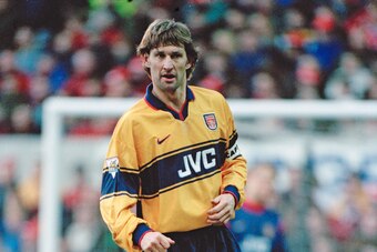 English footballer Tony Adams of Arsenal, during a Premier League match against Nottingham Forest, 16th January 1999. Arsenal won the match 1-0. (Photo by Ross Kinnaird/Getty Images)