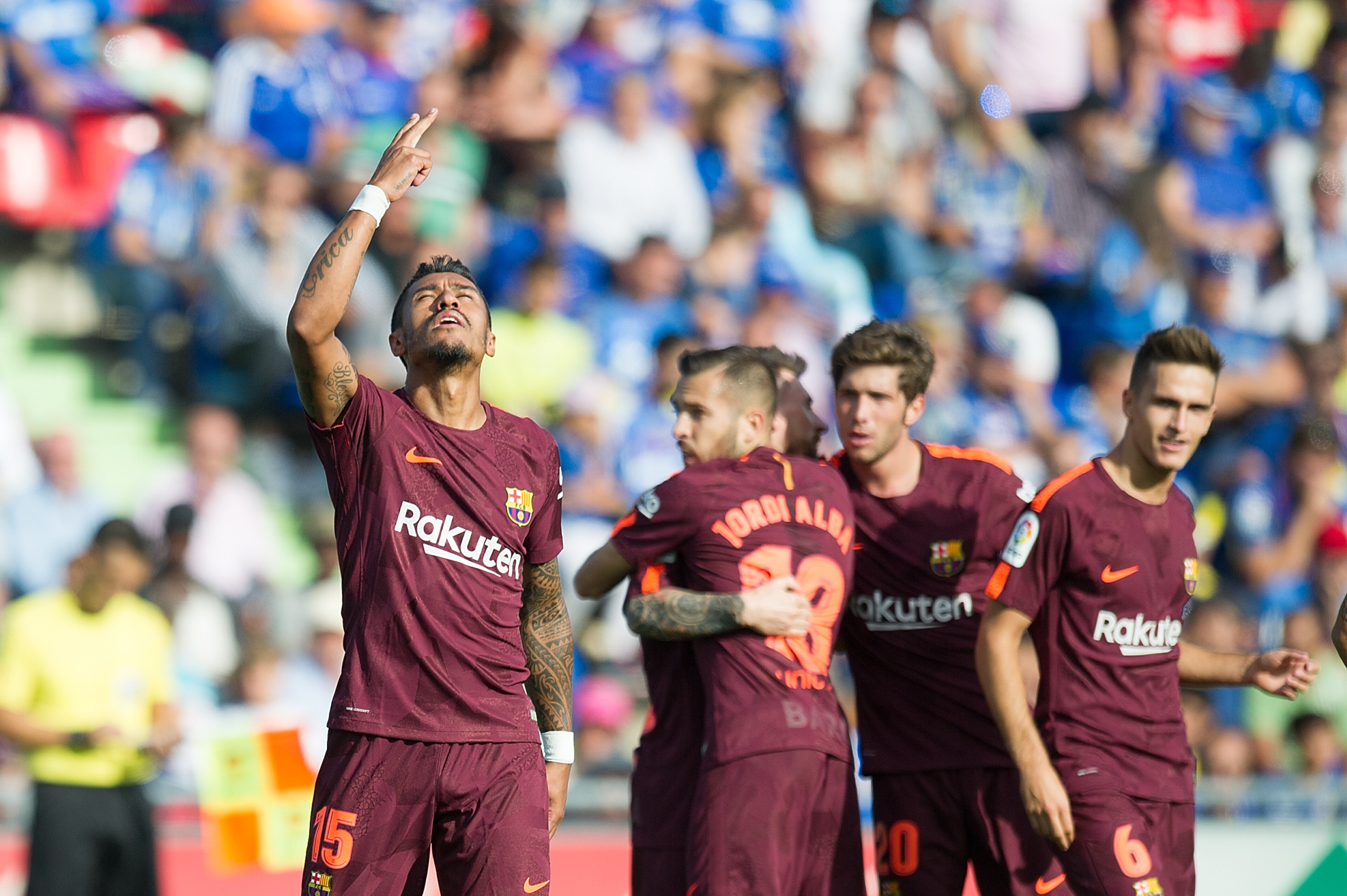 GETAFE, SPAIN - SEPTEMBER 16: Paulinho of FC Barcelona celebrates with teammates after scoring his team's 2nd goal during the La Liga match between Getafe and Barcelona at Coliseum Alfonso Perez on September 16, 2017 in Getafe, . (Photo by Denis Doyle/Get