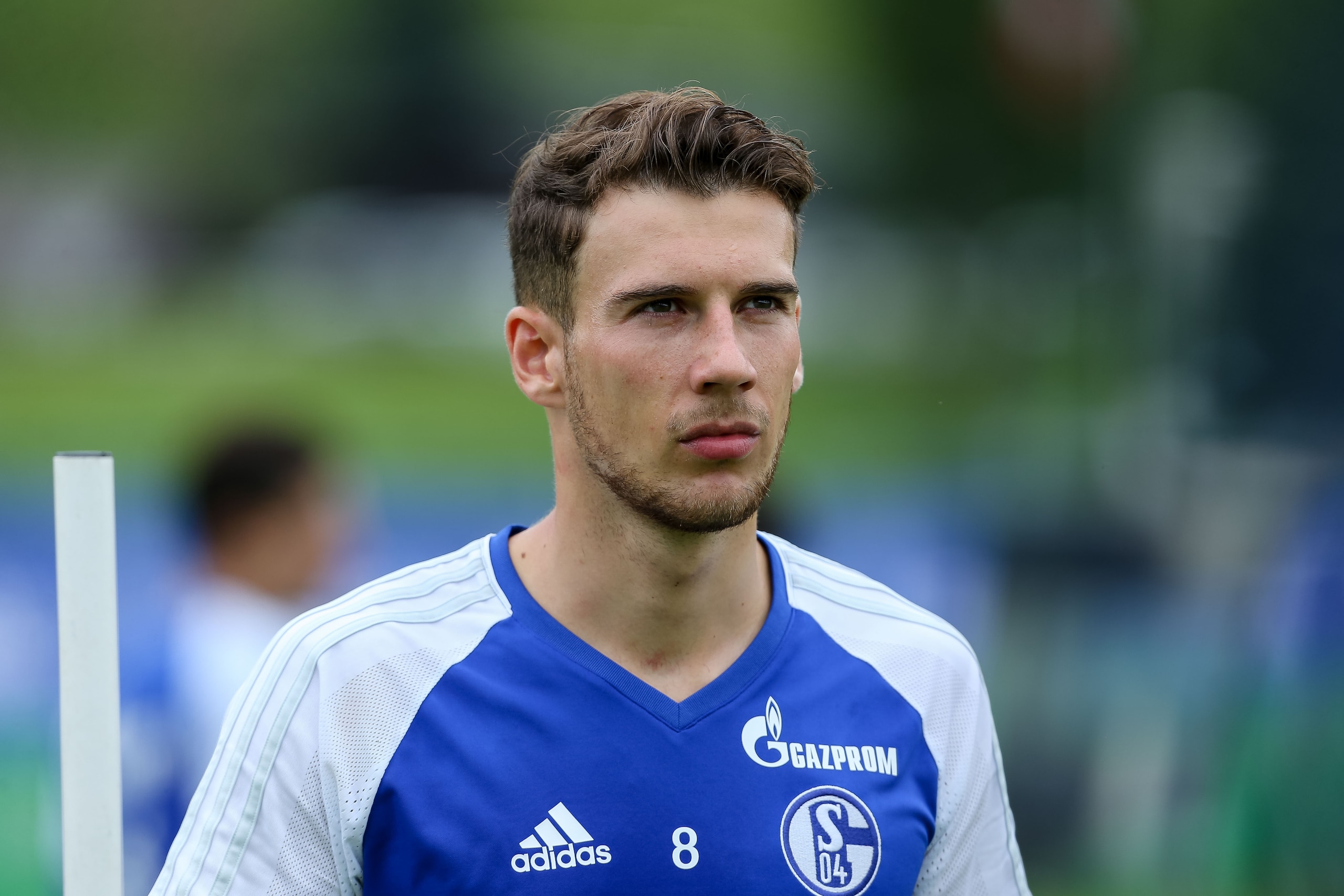 MITTERSILL, AUSTRIA - JULY 30: Leon Goretzka of Schalke looks on during the Training Camp of FC Schalke 04 on July 30, 2017 in Mittersill, Austria. (Photo by TF-Images/TF-Images via Getty Images)