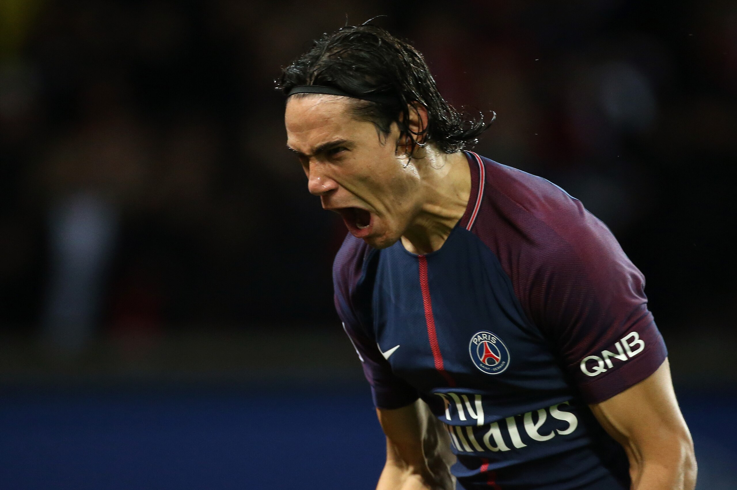 PARIS, FRANCE - SEPTEMBER 17: Edinson Cavani of PSG celebrates his goal during the French Ligue 1 match between Paris Saint Germain (PSG) and Olympique Lyonnais (OL) at Parc des Princes on September 17, 2017 in Paris, . (Photo by Jean Catuffe/Getty Images PARIS, FRANCE - SEPTEMBER 17: Edinson Cavani of PSG celebrates his goal during the French Ligue 1 match between Paris Saint Germain (PSG) and Olympique Lyonnais (OL) at Parc des Princes on September 17, 2017 in Paris, . (Photo by Jean Catuffe/Getty Images