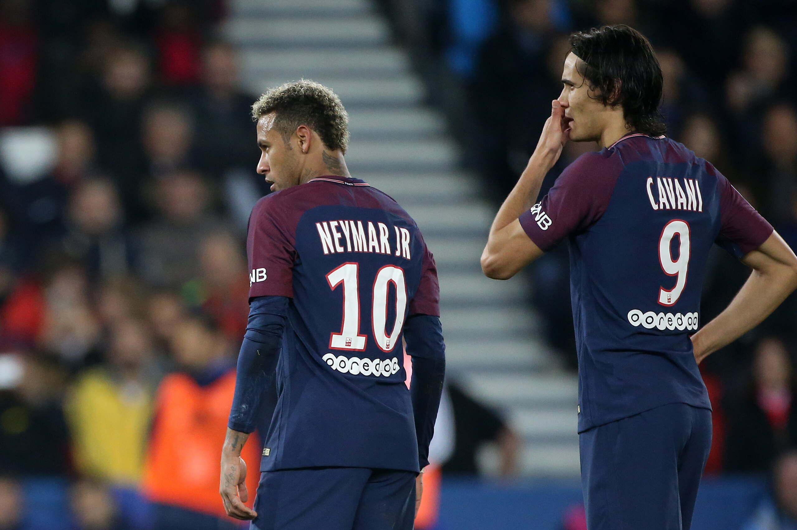 PARIS, FRANCE - SEPTEMBER 17: Neymar Jr and Edinson Cavani of PSG during the French Ligue 1 match between Paris Saint Germain (PSG) and Olympique Lyonnais (OL) at Parc des Princes on September 17, 2017 in Paris, . (Photo by Jean Catuffe/Getty Images)