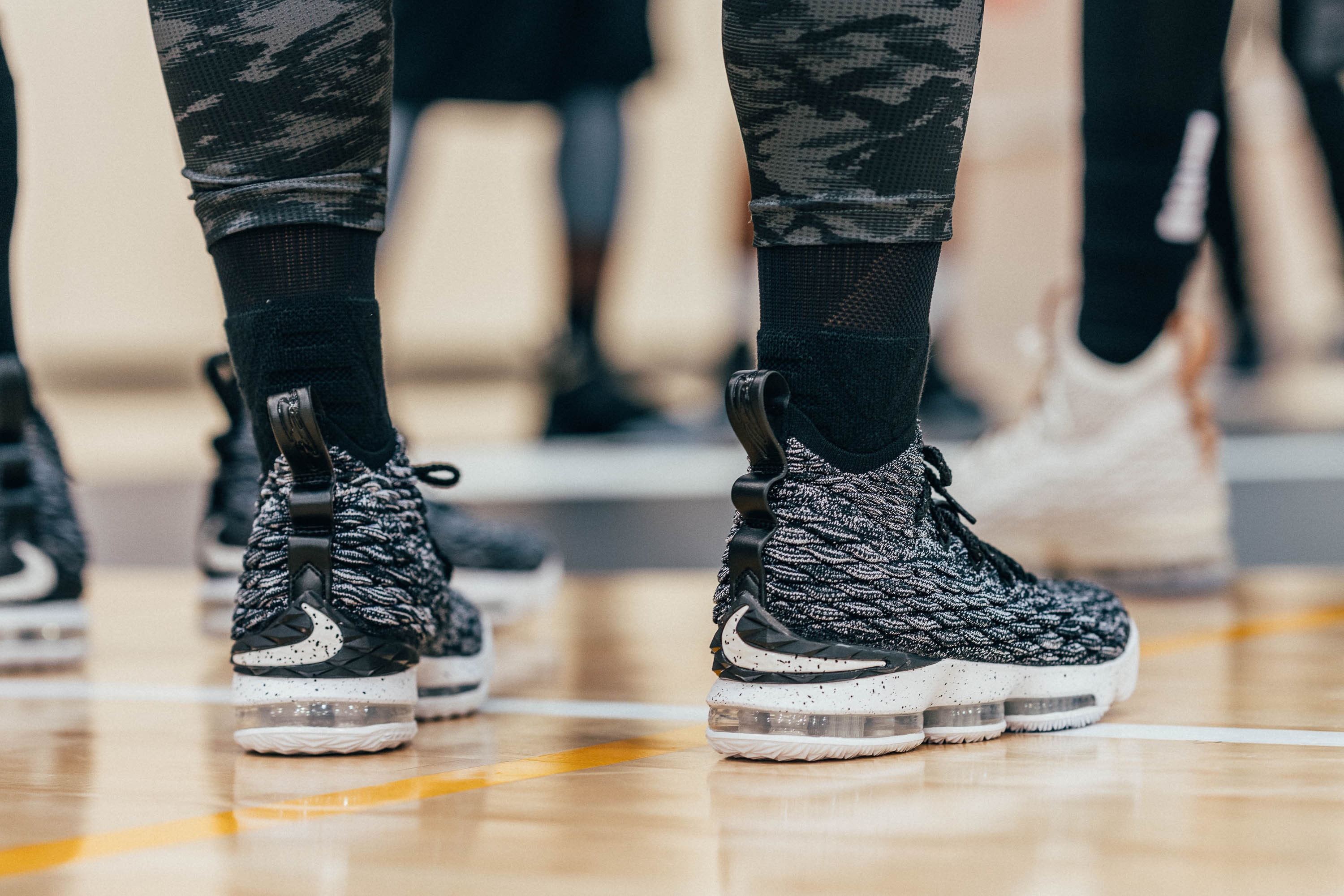 nike lebron 15 on feet
