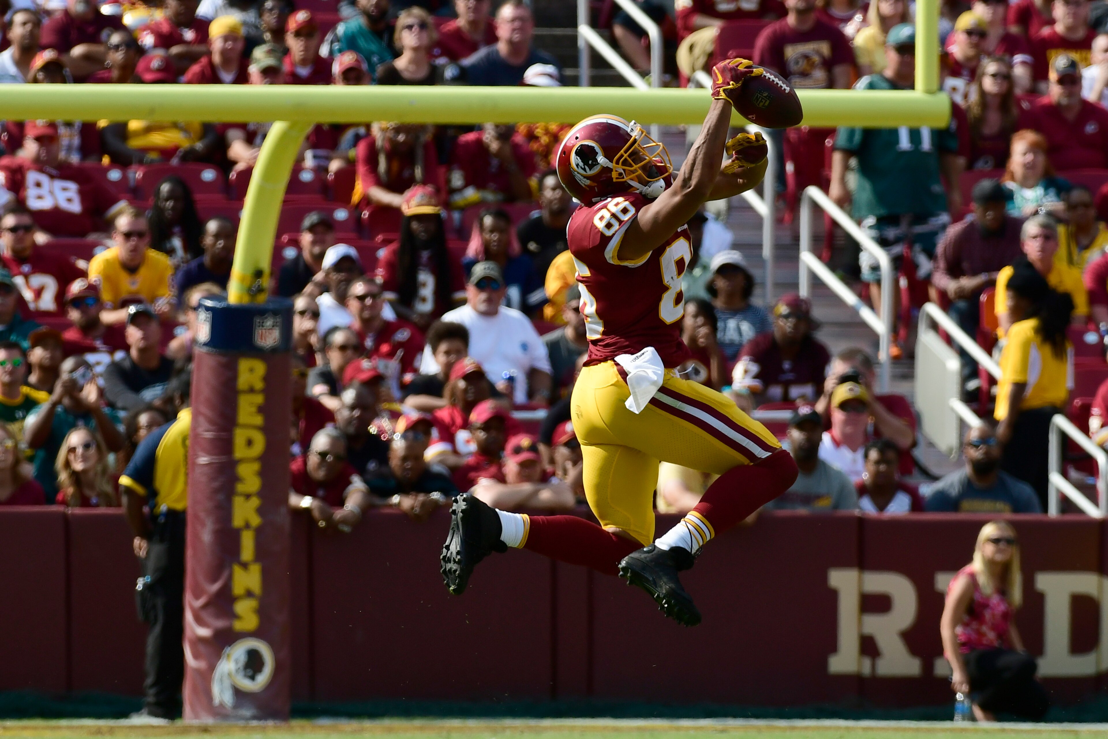 Sep 10, 2017; Landover, MD, USA; Washington Redskins tight end Jordan Reed (86) leaps to make a catch during the fourth quarter against the Philadelphia Eagles at FedEx Field. Philadelphia Eagles defeated Washington Redskins 30-17. Mandatory Credit: Tommy