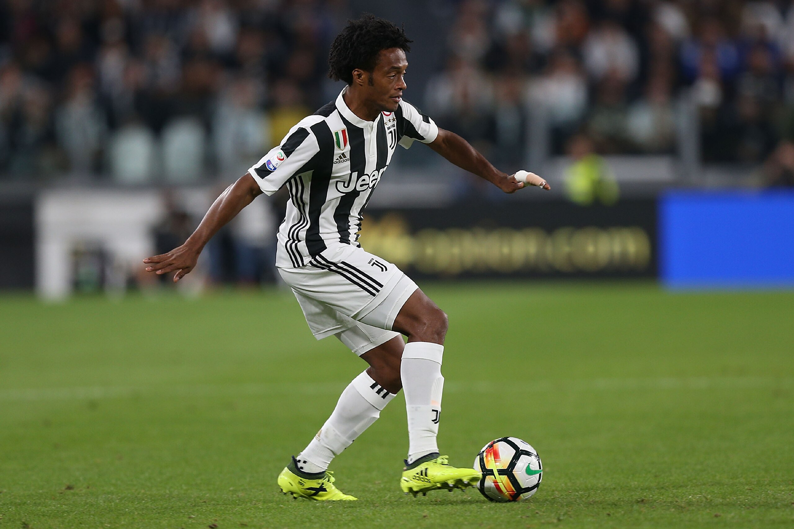 TURIN, ITALY - SEPTEMBER 20: Juan Cuadrado of Juventus FC in action during the Serie A match between Juventus and ACF Fiorentina on September 20, 2017 in Turin, Italy. (Photo by Gabriele Maltinti/Getty Images) TURIN, ITALY - SEPTEMBER 20: Juan Cuadrado of Juventus FC in action during the Serie A match between Juventus and ACF Fiorentina on September 20, 2017 in Turin, Italy. (Photo by Gabriele Maltinti/Getty Images)