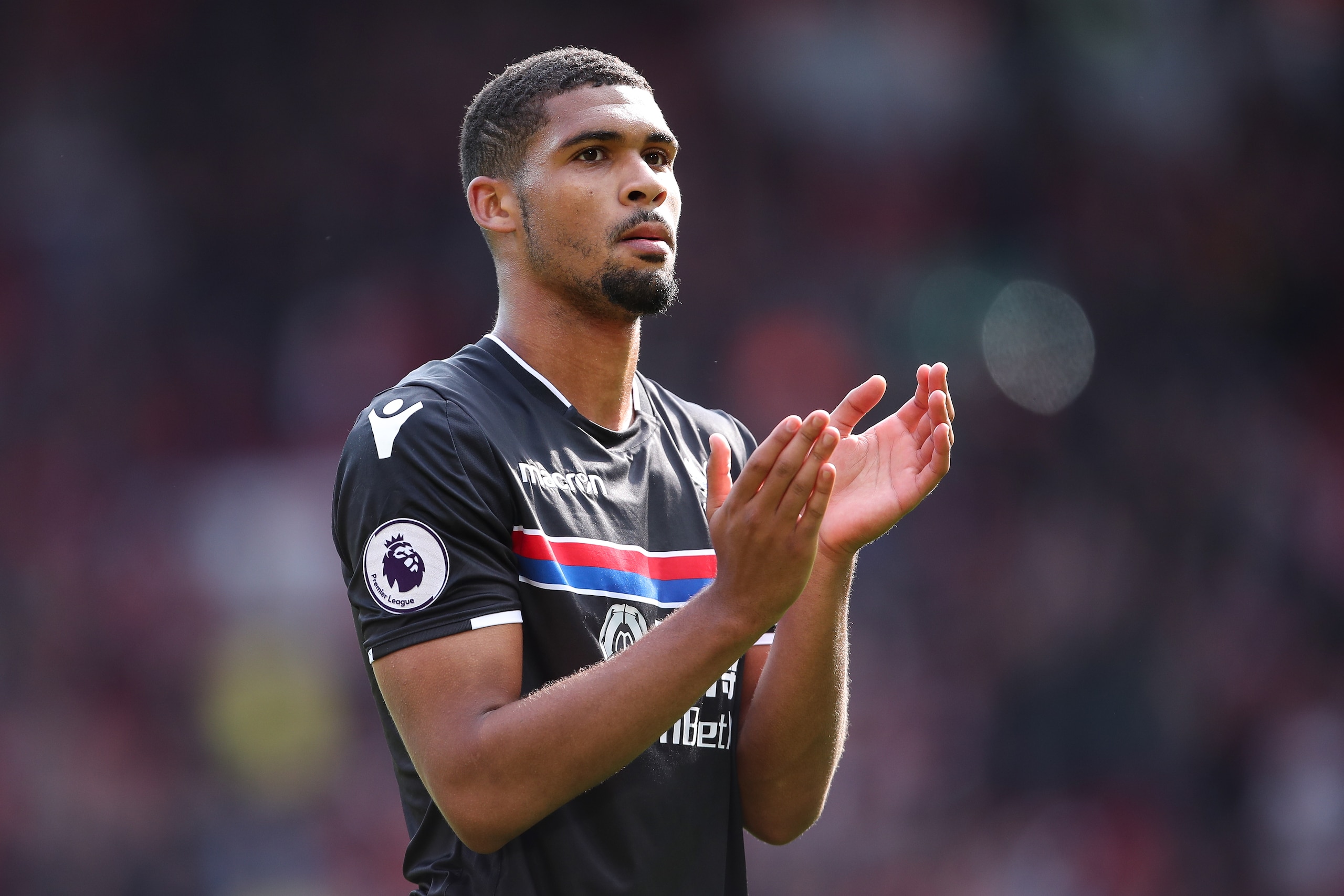 LIVERPOOL, ENGLAND - AUGUST 19: Ruben Loftus-Cheek of Crystal Palace applauds the fans at full time during the Premier League match between Liverpool and Crystal Palace at Anfield on August 19, 2017 in Liverpool, England. (Photo by Robbie Jay Barratt - AM