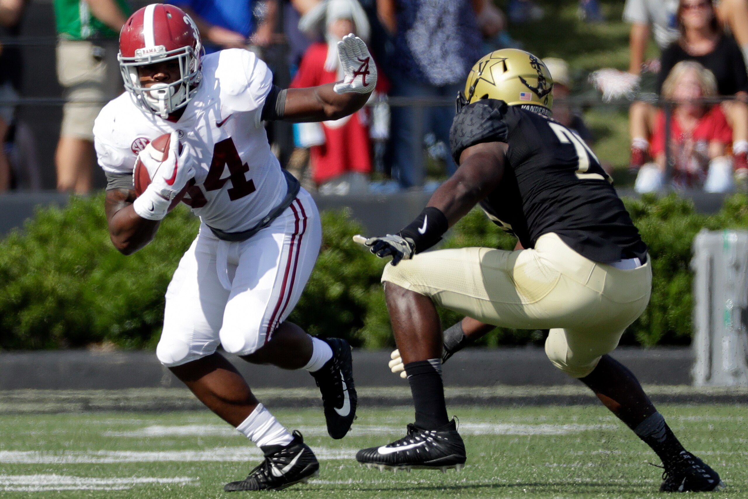 Top-ranked Alabama overwhelmed Vanderbilt.
