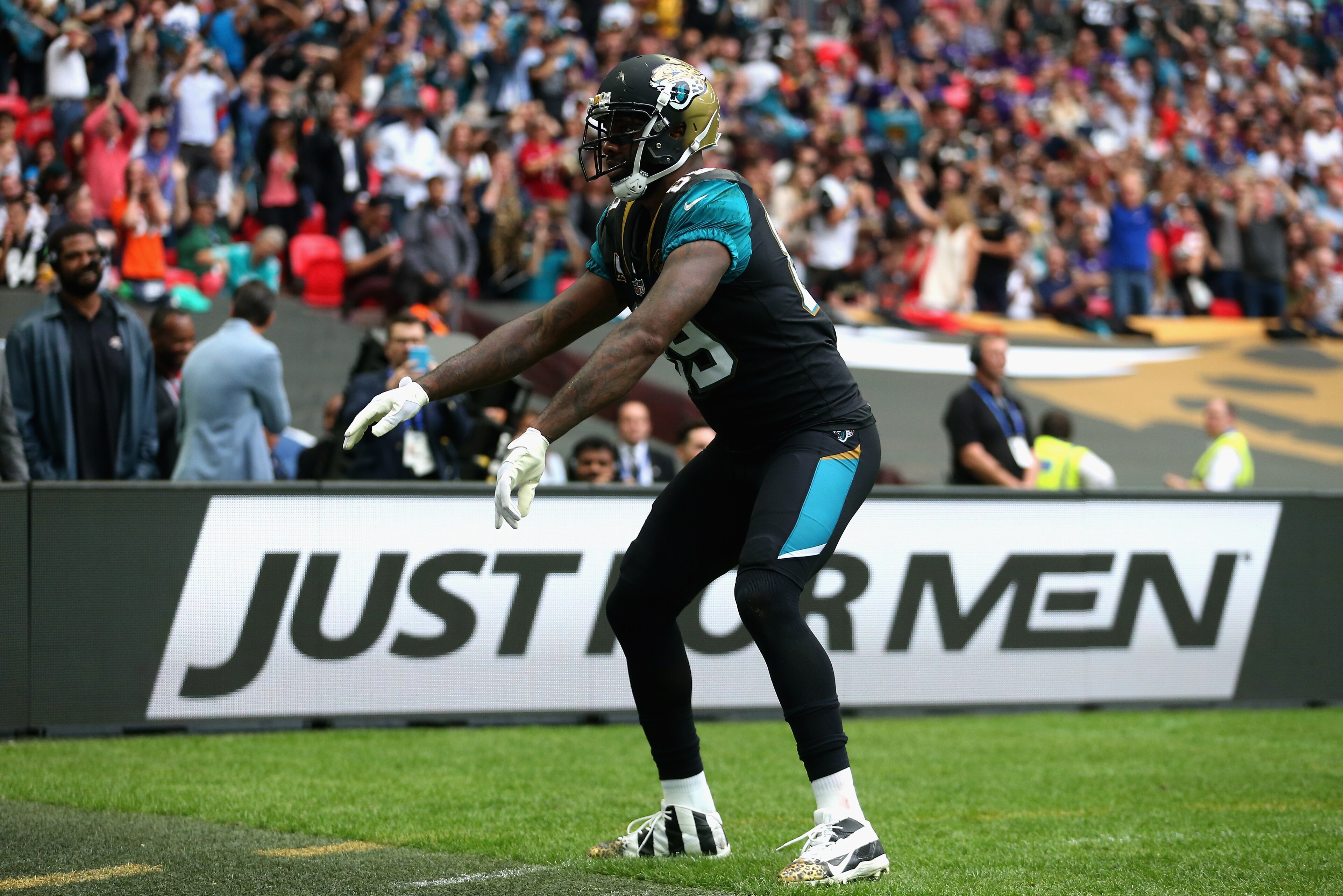 LONDON, ENGLAND - SEPTEMBER 24:  Marcedes Lewis of the Jacksonville Jaguars celebrates after scoring a touchdown during the NFL International Series match between Baltimore Ravens and Jacksonville Jaguars at Wembley Stadium on September 24, 2017 in London