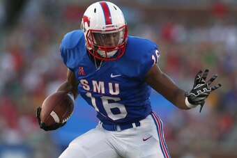 DALLAS, TX - SEPTEMBER 04:  Courtland Sutton #16 of the Southern Methodist Mustangs scores a touchdown agains the Baylor Bears in the second quarter at Gerald J. Ford Stadium on September 4, 2015 in Dallas, Texas.  (Photo by Tom Pennington/Getty Images)