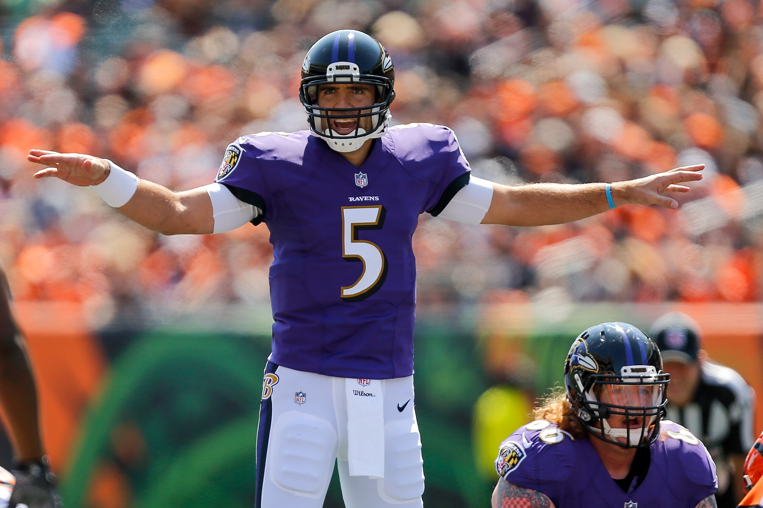 CINCINNATI, OH - SEPTEMBER 10:  Joe Flacco #5 of the Baltimore Ravens directs the team against the Cincinnati Bengals at Paul Brown Stadium on September 10, 2017 in Cincinnati, Ohio.  (Photo by Michael Reaves/Getty Images)