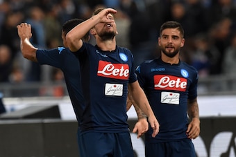 ROME, ITALY - SEPTEMBER 20:  Dries Mertens of SSC Napoli celebrates after scoring goal 1-3 during the Serie A match between SS Lazio and SSC Napoli at Stadio Olimpico on September 20, 2017 in Rome, Italy.  (Photo by Giuseppe Bellini/Getty Images)