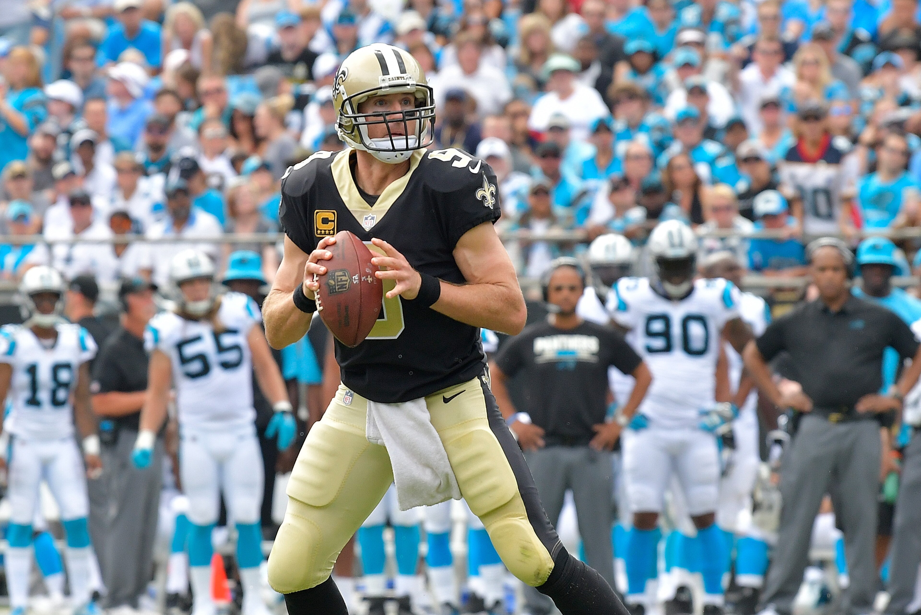 CHARLOTTE, NC - SEPTEMBER 24:  Drew Brees #9 of the New Orleans Saints during their game against the Carolina Panthers at Bank of America Stadium on September 24, 2017 in Charlotte, North Carolina.  (Photo by Grant Halverson/Getty Images)