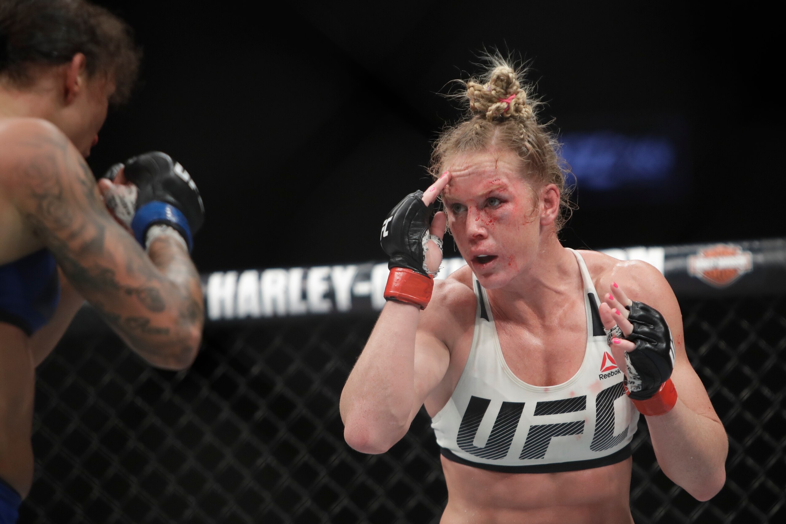 Holm during her loss to De Randamie.