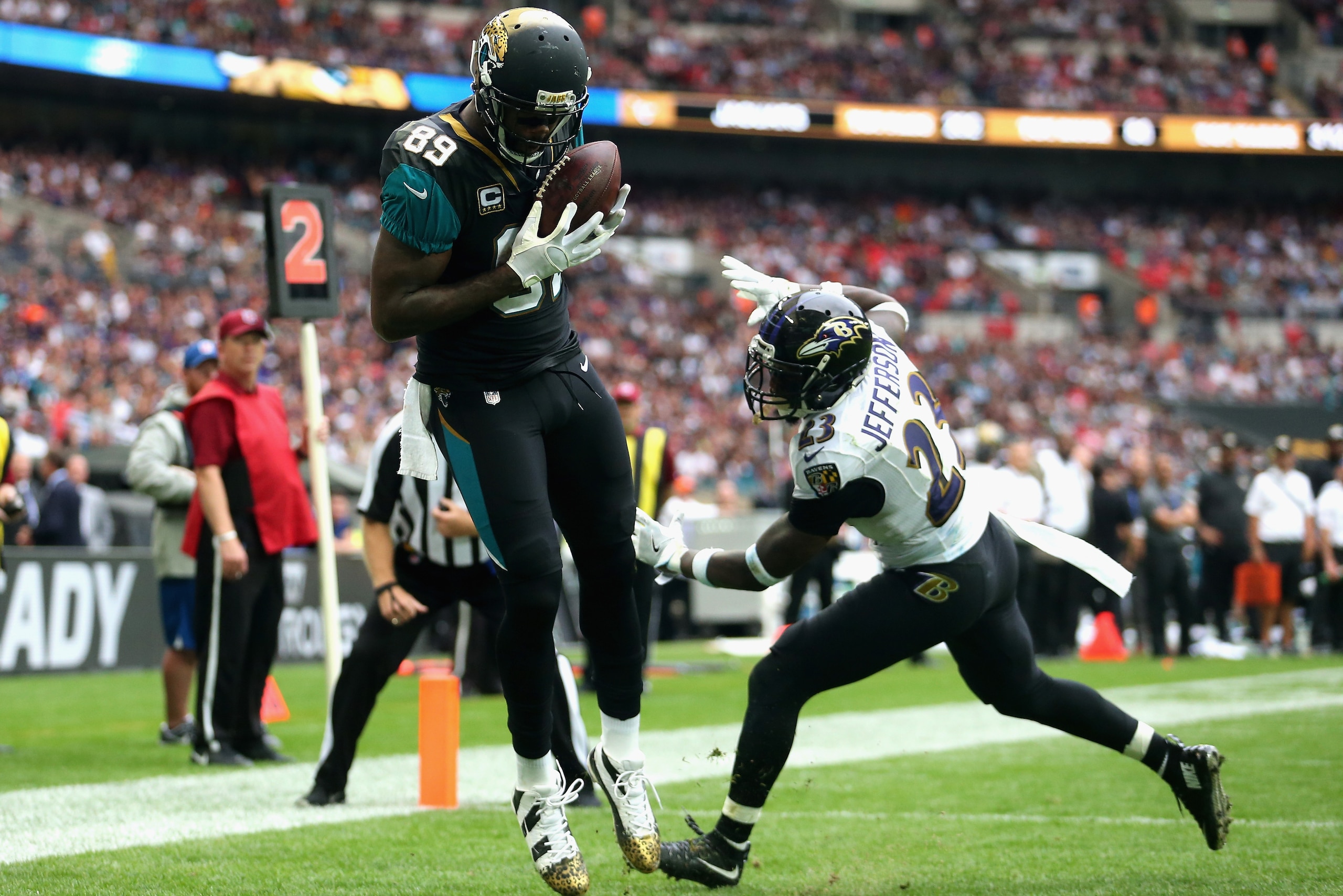 LONDON, ENGLAND - SEPTEMBER 24:  Marcedes Lewis of the Jacksonville Jaguars scores a touchdown during the NFL International Series match between Baltimore Ravens and Jacksonville Jaguars at Wembley Stadium on September 24, 2017 in London, England.  (Photo