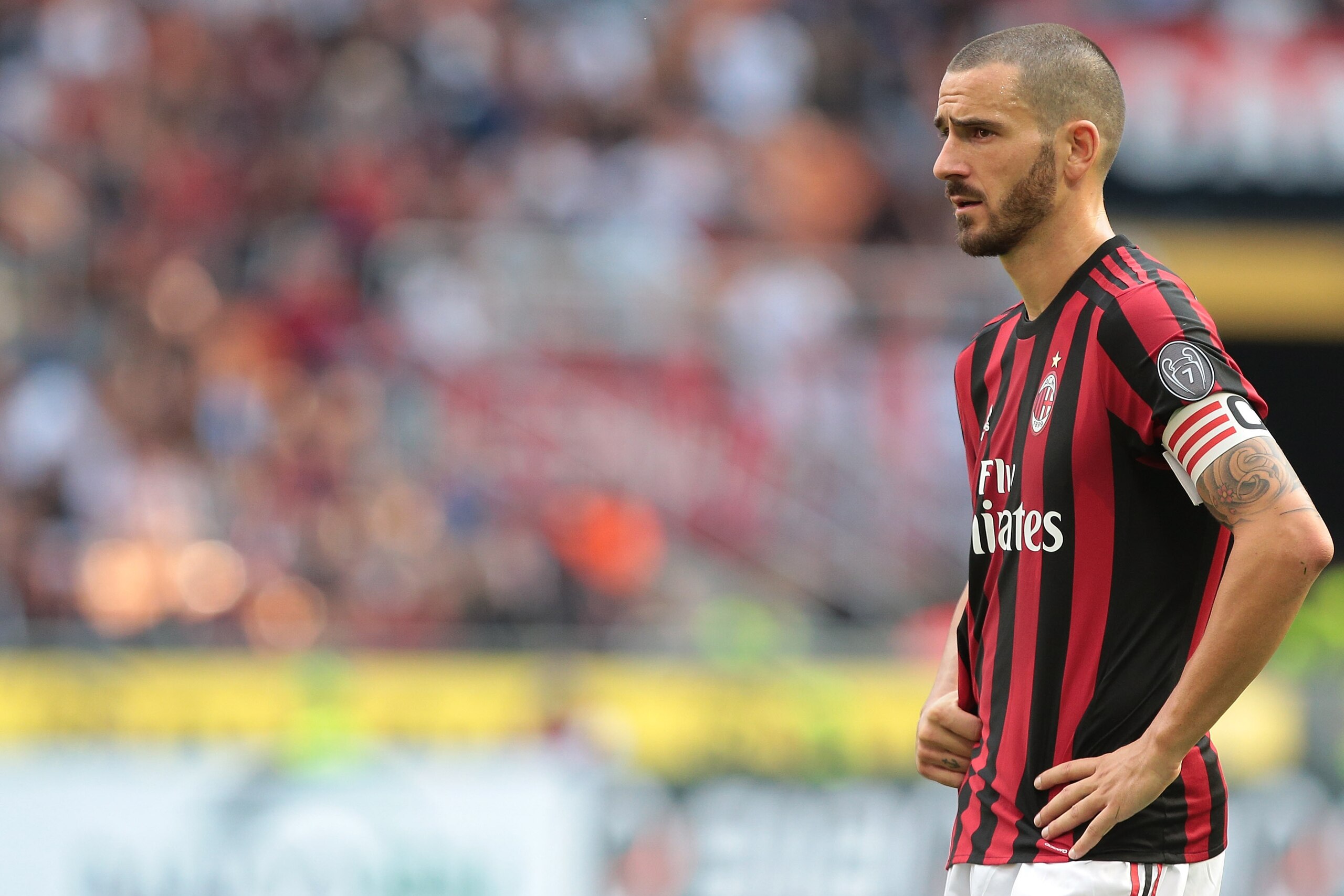 MILAN, ITALY - SEPTEMBER 17:  Leonardo Bonucci of AC Milan looks on during the Serie A match between AC Milan and Udinese Calcio at Stadio Giuseppe Meazza on September 17, 2017 in Milan, Italy.  (Photo by Emilio Andreoli/Getty Images)