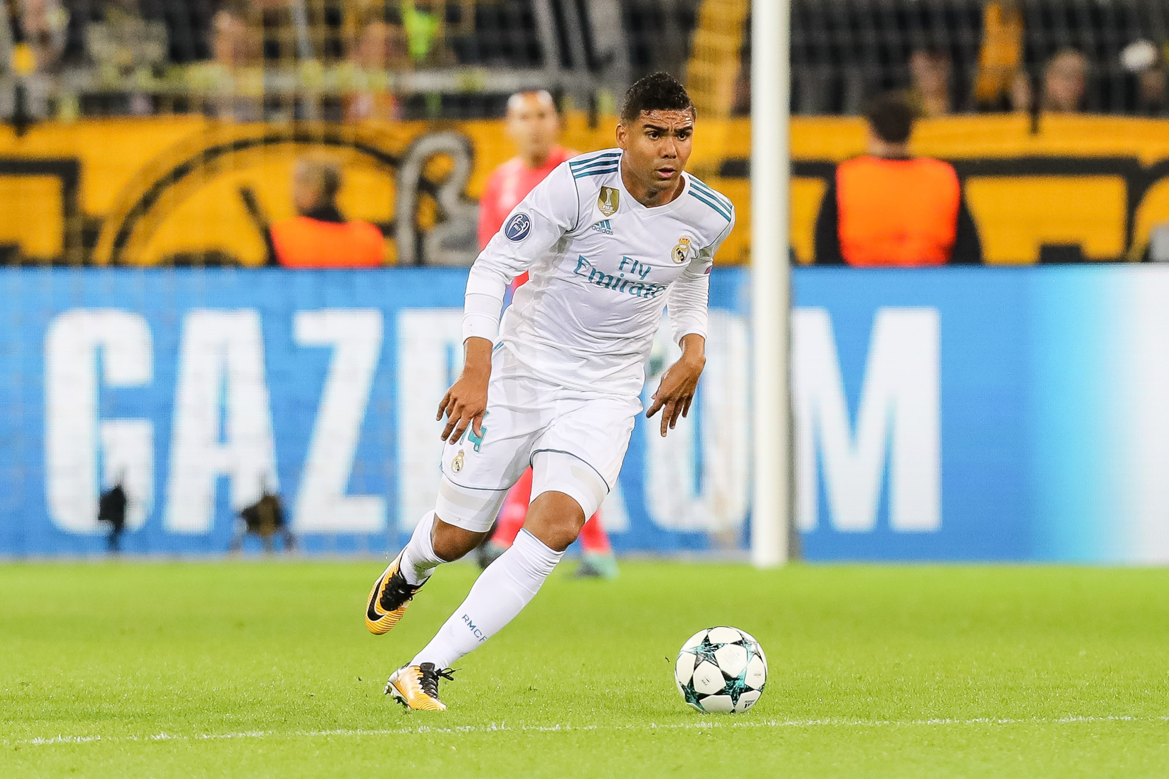 DORTMUND, GERMANY - SEPTEMBER 26: Casemiro of Real Madrid controls the ball during the UEFA Champions League group H match between Borussia Dortmund and Real Madrid at Signal Iduna Park on September 26, 2017 in Dortmund, Germany. (Photo by TF-Images/TF-Im