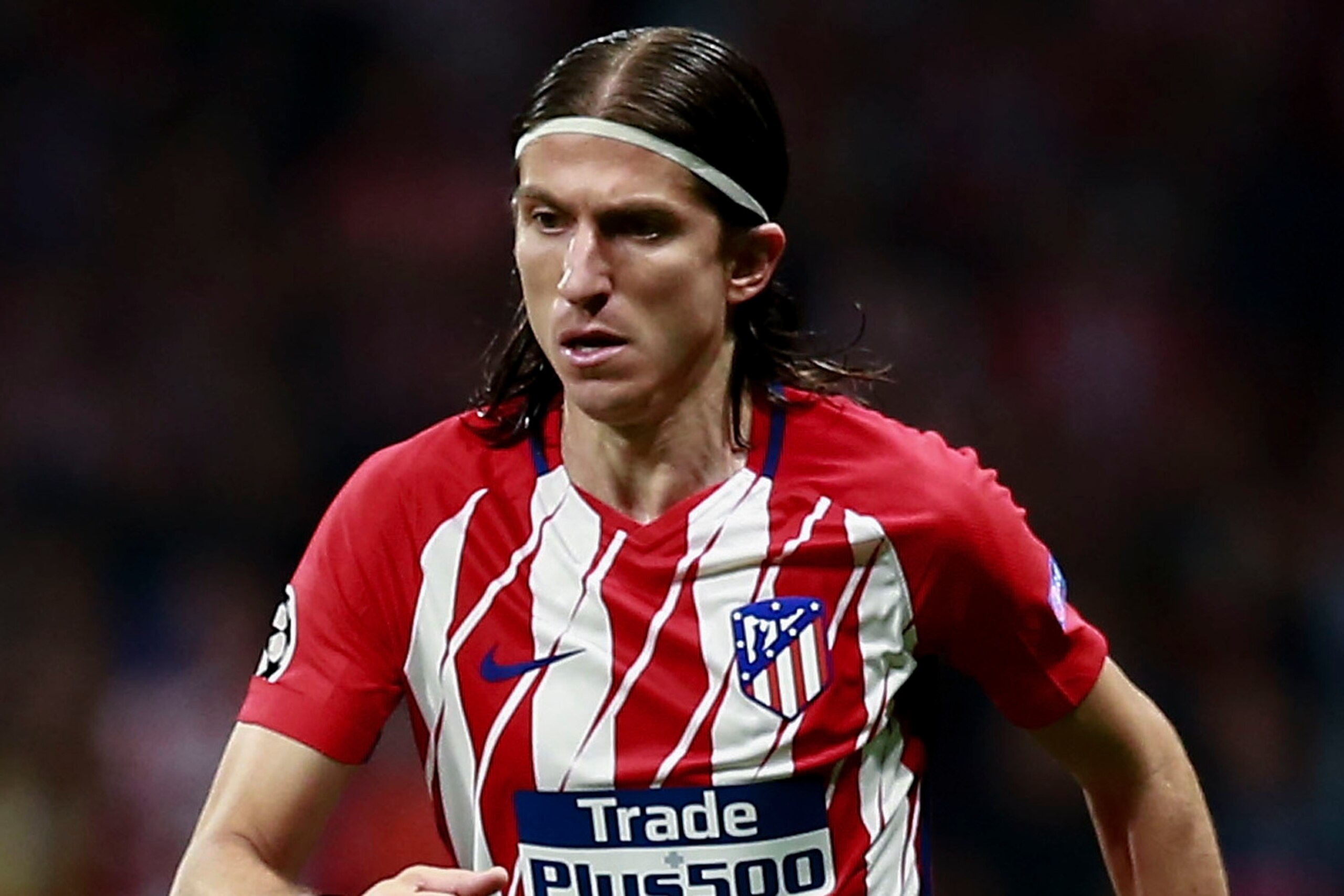 MADRID, SPAIN - SEPTEMBER 27: Filipe Luis of Atletico de Madrid controls the ball during the UEFA Champions League group C match between Atletico Madrid and Chelsea FC at Vicente Calderon Stadium on September 27, 2017 in Madrid, Spain.  (Photo by Gonzalo 