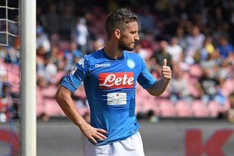 NAPLES, ITALY - OCTOBER 01:  Dries Mertens of SSC Napoli in action during the Serie A match between SSC Napoli and Cagliari Calcio at Stadio San Paolo on October 1, 2017 in Naples, Italy.  (Photo by Francesco Pecoraro/Getty Images)