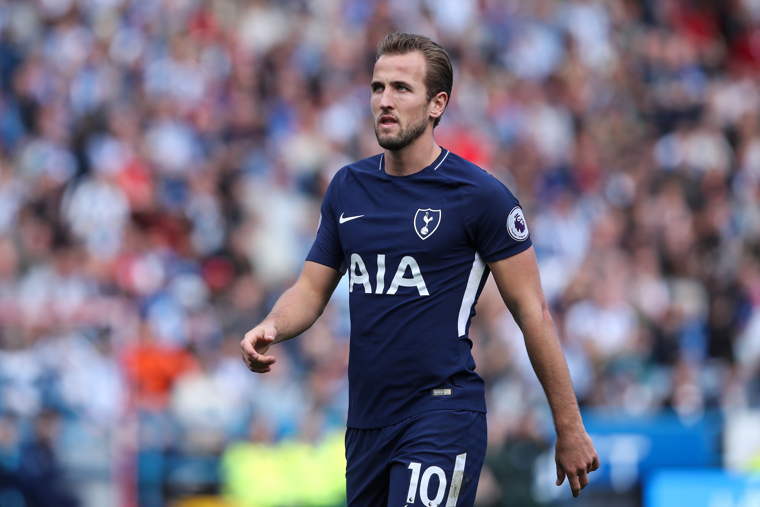 HUDDERSFIELD, ENGLAND - SEPTEMBER 30: Harry Kane of Tottenham Hotspur during the Premier League match between Huddersfield Town and Tottenham Hotspur at John Smith's Stadium on September 30, 2017 in Huddersfield, England. (Photo by Robbie Jay Barratt - AM