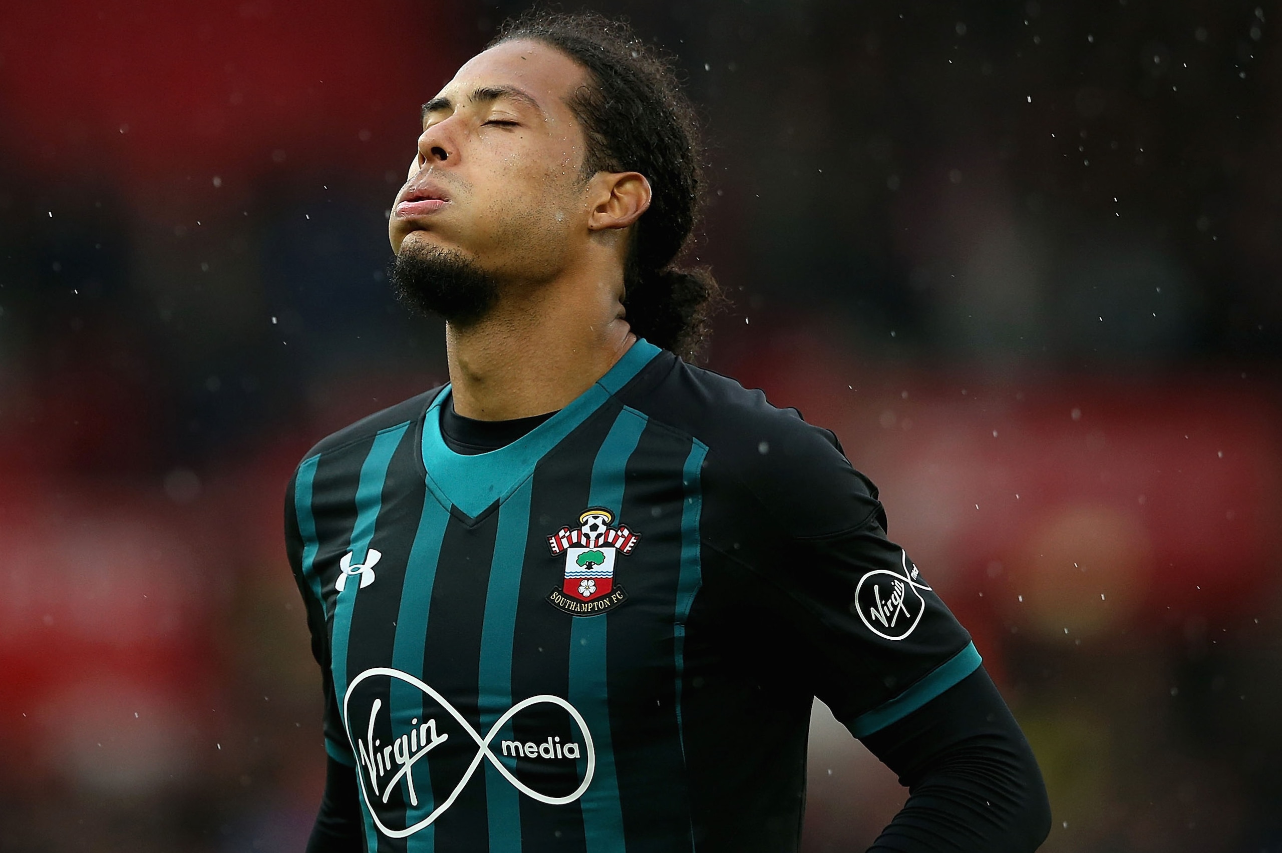 STOKE ON TRENT, ENGLAND - SEPTEMBER 30: Virgil van Dijk of Southampton reacts after the Premier League match between Stoke City and Southampton at Bet365 Stadium on September 30, 2017 in Stoke on Trent, England.  (Photo by Jan Kruger/Getty Images)