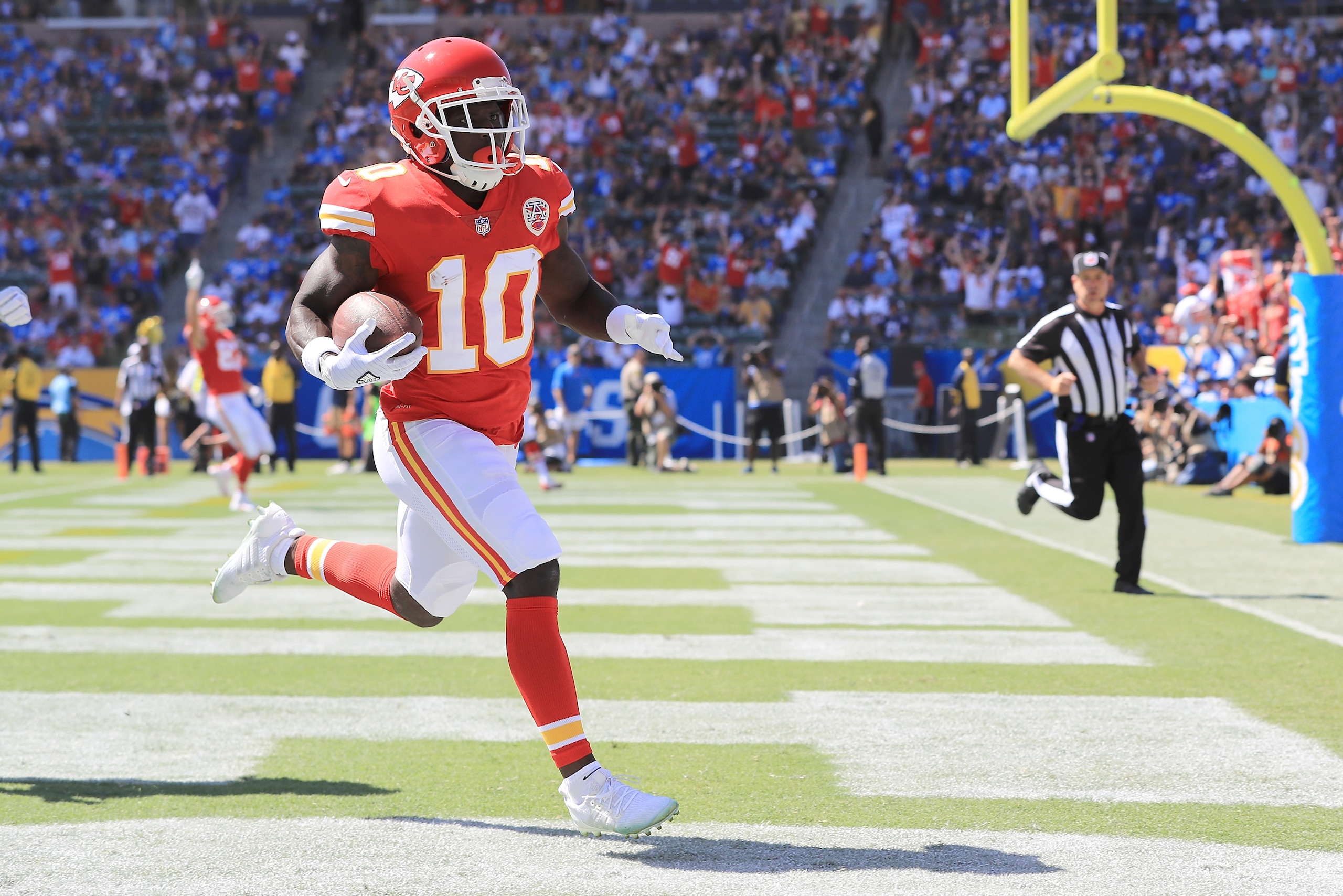 CARSON, CA - SEPTEMBER 24:  Tyreek Hill #10 of the Kansas City Chiefs scores a touchdown during the game against the Los Angeles Chargers at the StubHub Center on September 24, 2017 in Carson, California.  (Photo by Sean M. Haffey/Getty Images)