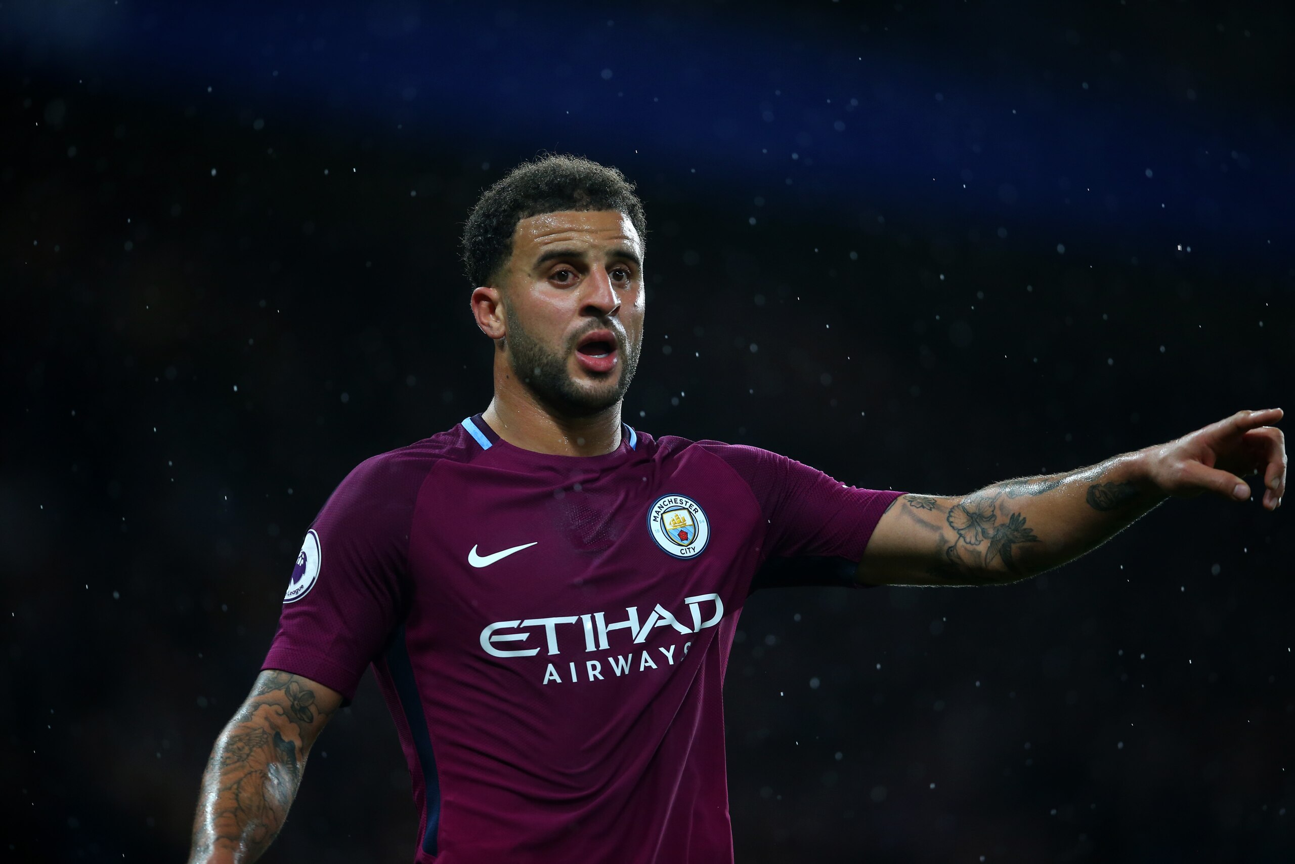 LONDON, ENGLAND - SEPTEMBER 30: Kyle Walker of Manchester City during the Premier League match between Chelsea and Manchester City at Stamford Bridge on September 30, 2017 in London, England. (Photo by Catherine Ivill - AMA/Getty Images)