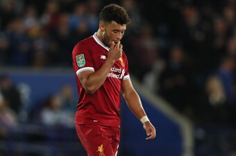 LEICESTER, ENGLAND - SEPTEMBER 19:  Alex Oxlade-Chamberlain of Liverpool looks dejected during the Carabao Cup third round match between Leicester City and Liverpool at The King Power Stadium on September 19, 2017 in Leicester, England.  (Photo by Matthew