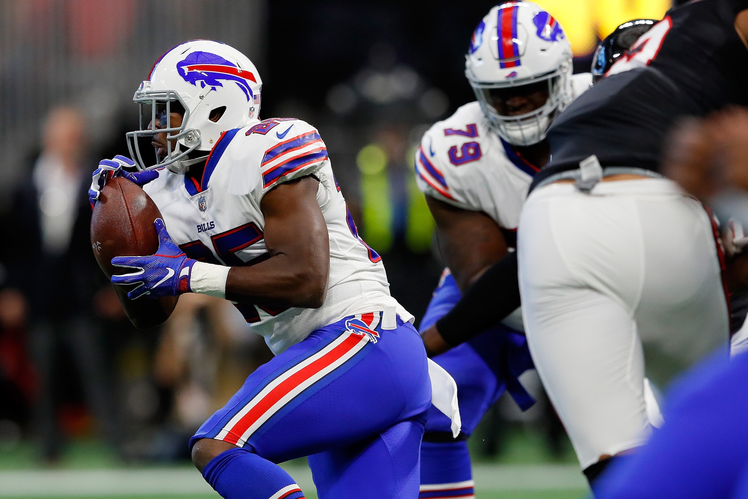 ATLANTA, GA - OCTOBER 01: LeSean McCoy #25 of the Buffalo Bills runs the ball during the first half against the Atlanta Falcons at Mercedes-Benz Stadium on October 1, 2017 in Atlanta, Georgia. (Photo by Kevin C.  Cox/Getty Images)