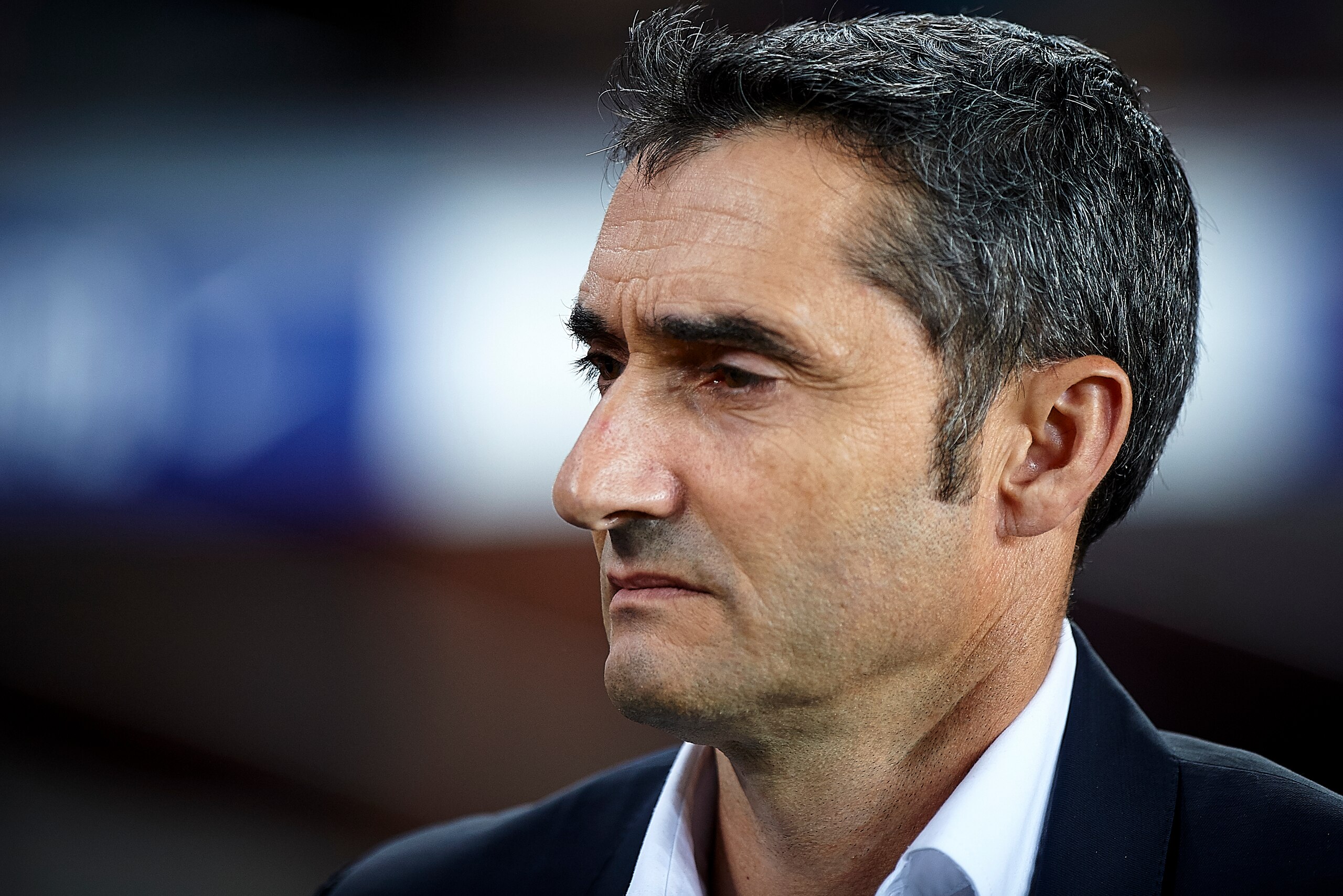 BARCELONA, SPAIN - SEPTEMBER 19:  Ernesto Valverde, Manager of FC Barcelona looks on prior the La Liga match between Barcelona and Eibar at Camp Nou on September 19, 2017 in Barcelona, Spain.  (Photo by fotopress/Getty Images)