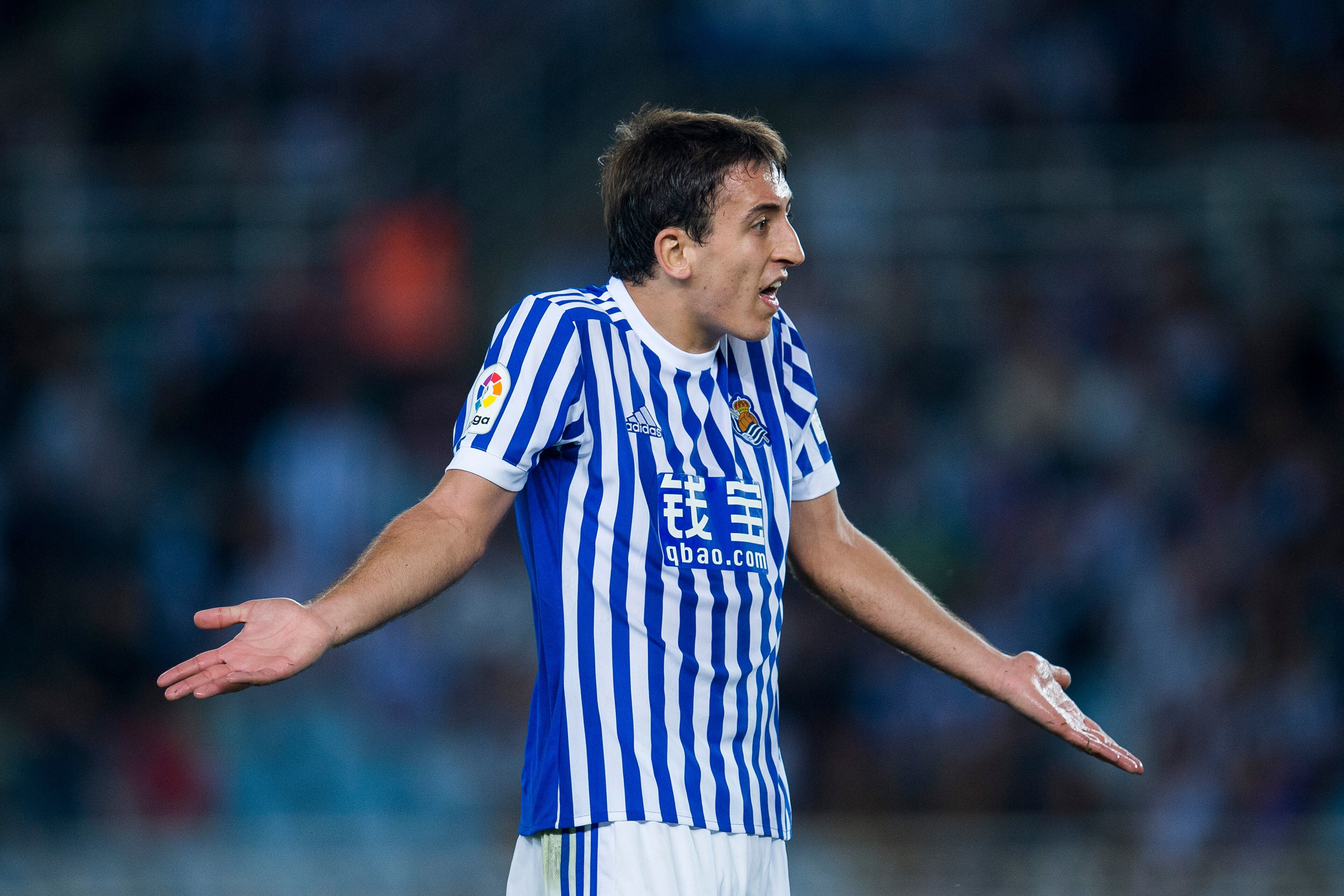 SAN SEBASTIAN, SPAIN - SEPTEMBER 24:  Mikel Oyarzabal of Real Sociedad reacts during the La Liga match between Real Sociedad de Futbol and Valencia CF at Estadio Anoeta on September 24, 2017 in San Sebastian, Spain.  (Photo by Juan Manuel Serrano Arce/Get