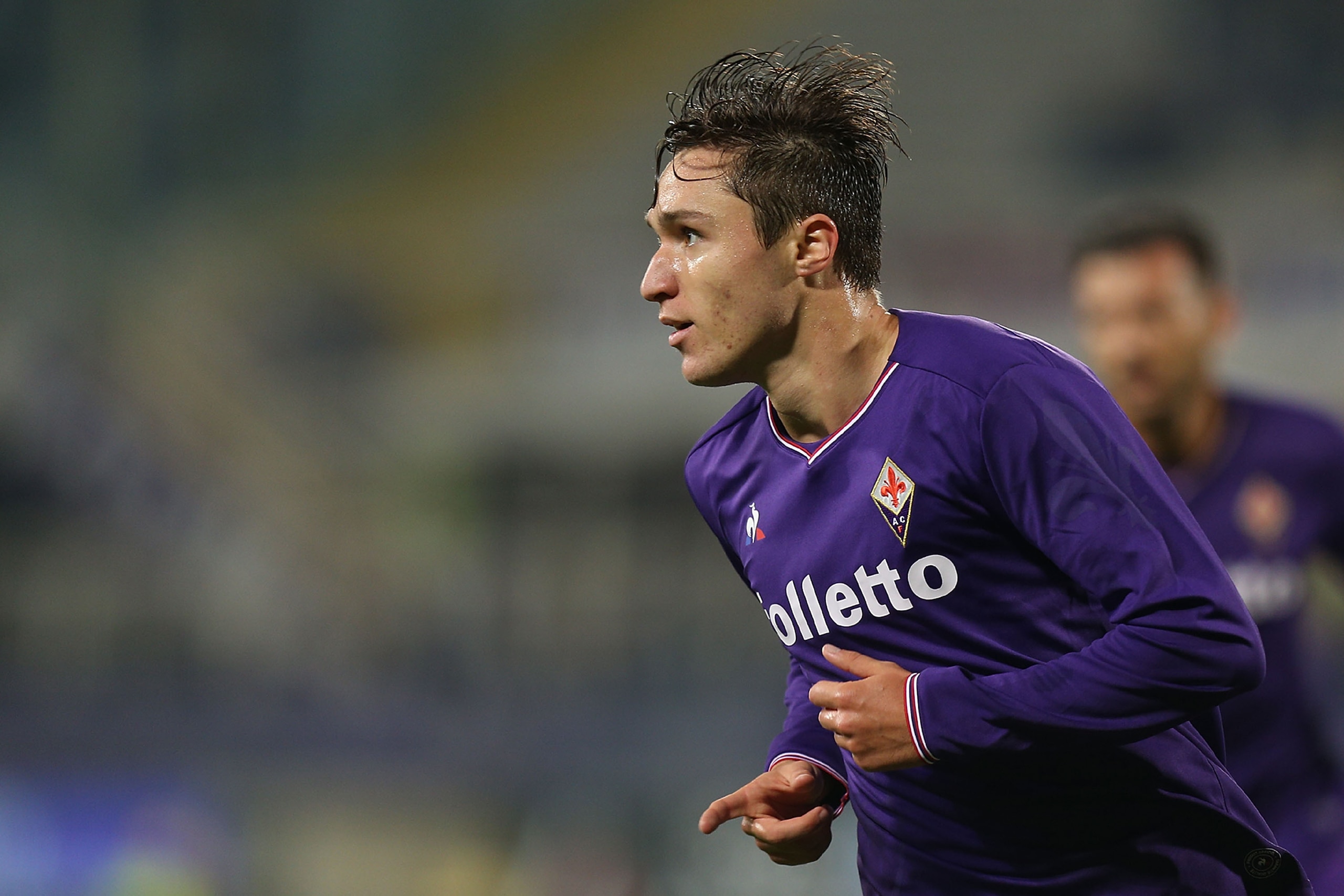 FLORENCE, ITALY - SEPTEMBER 24: Federico Chiesa of ACF Fiorentina reacts during the Serie A match between FC Crotone and Benevento Calcio at Stadio Artemio Franchi on September 24, 2017 in Florence, Italy.  (Photo by Gabriele Maltinti/Getty Images)