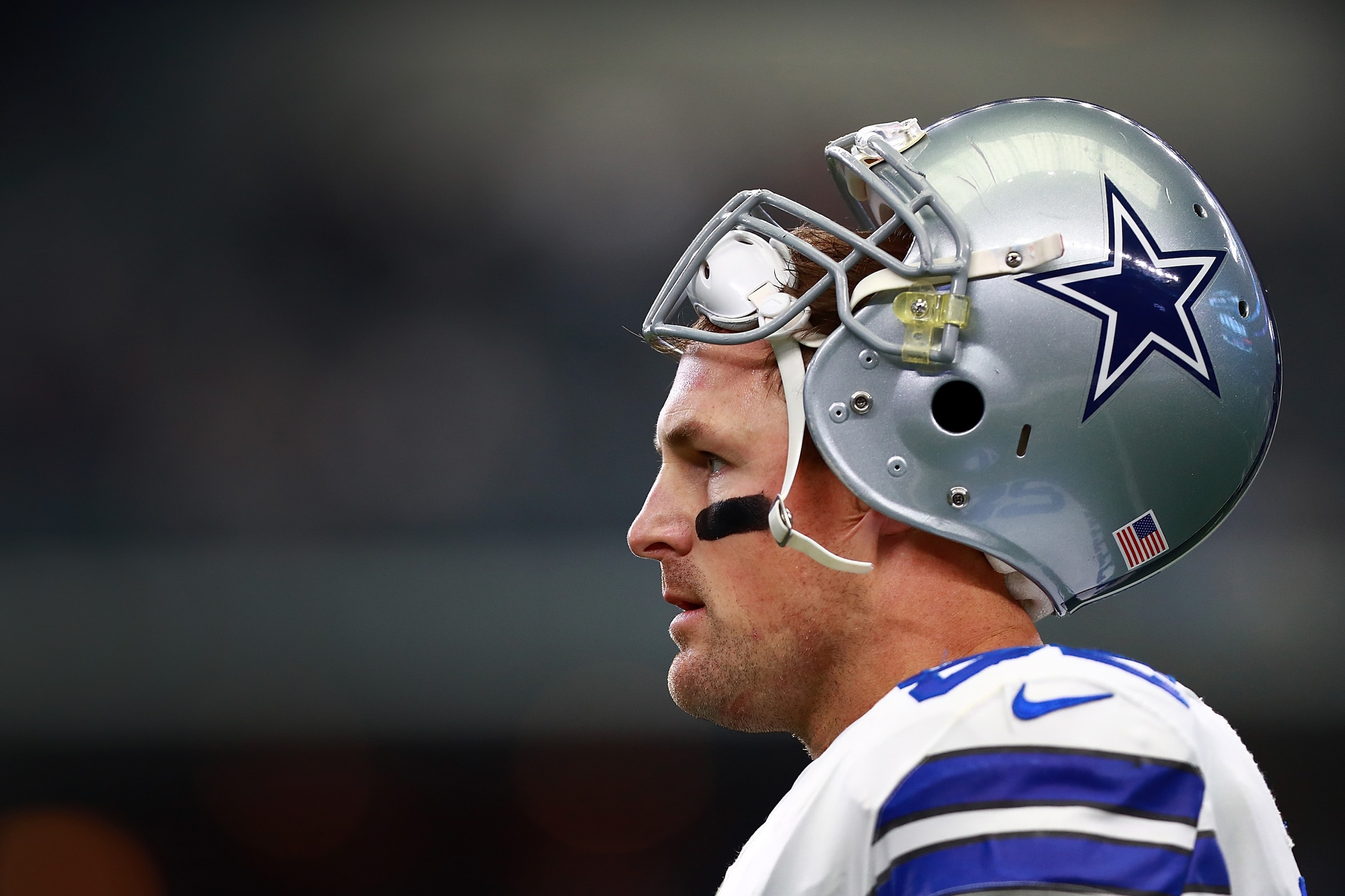 ARLINGTON, TX - OCTOBER 01:  Jason Witten #82 of the Dallas Cowboys stands on the field during warmups before the game against the Los Angeles Rams at AT&T Stadium on October 1, 2017 in Arlington, Texas.  (Photo by Tom Pennington/Getty Images)