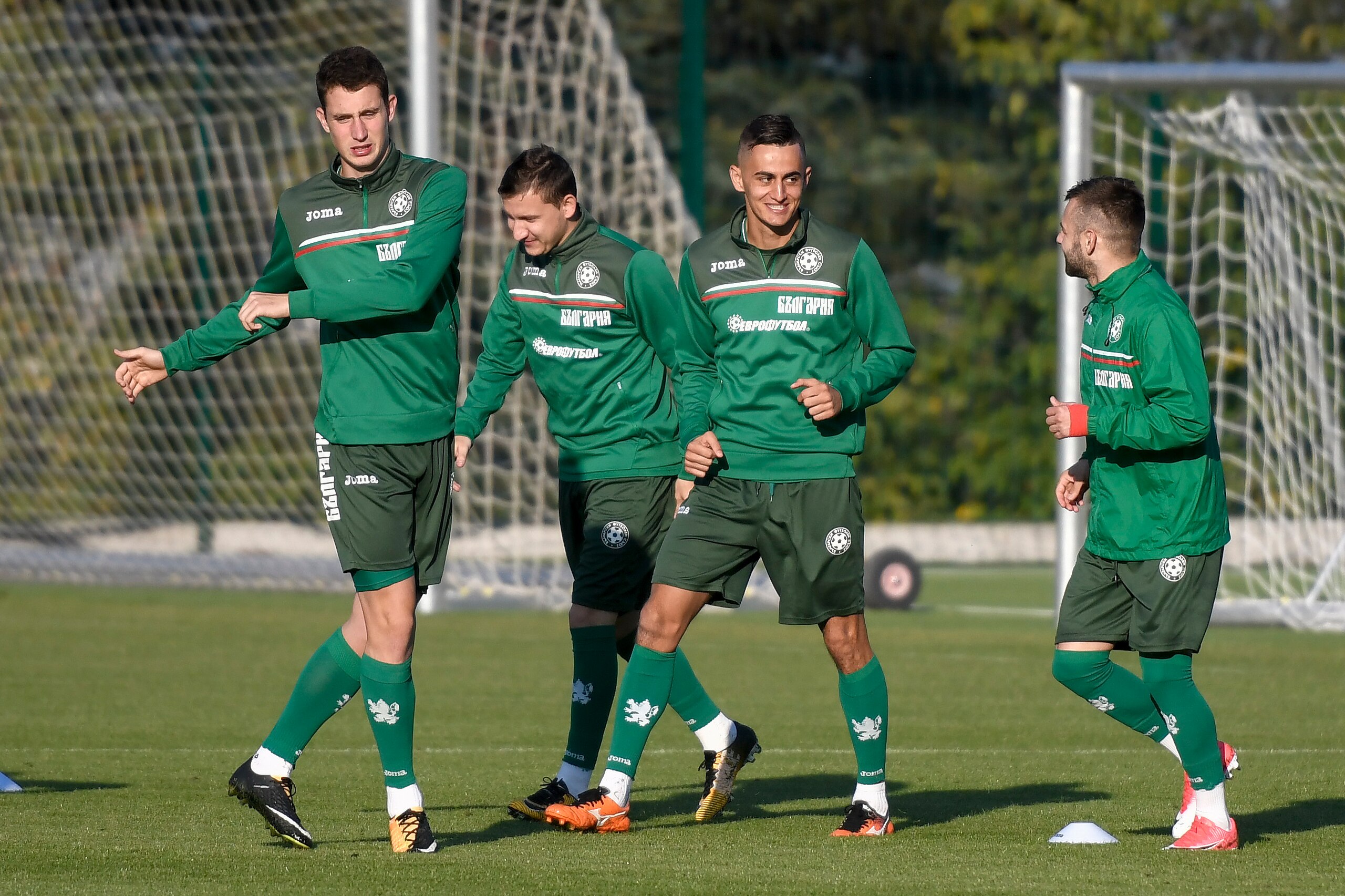 Bulgarian footballer Georgi Kostadinov (2nd-R) takes part in a training session with teammates including Spas Delev (R) in Sofia on October 3, 2017, ahead of the FIFA World Cup 2018 qualification football match between Bulgaria and France at the Vasil Lev