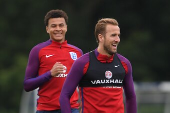 ENFIELD, ENGLAND - SEPTEMBER 03:  Harry Kane and Dele Alli take part in an England Training Session at the Tottenham Hotspur training ground on September 3, 2017 in Enfield, England.  (Photo by Mike Hewitt/Getty Images)