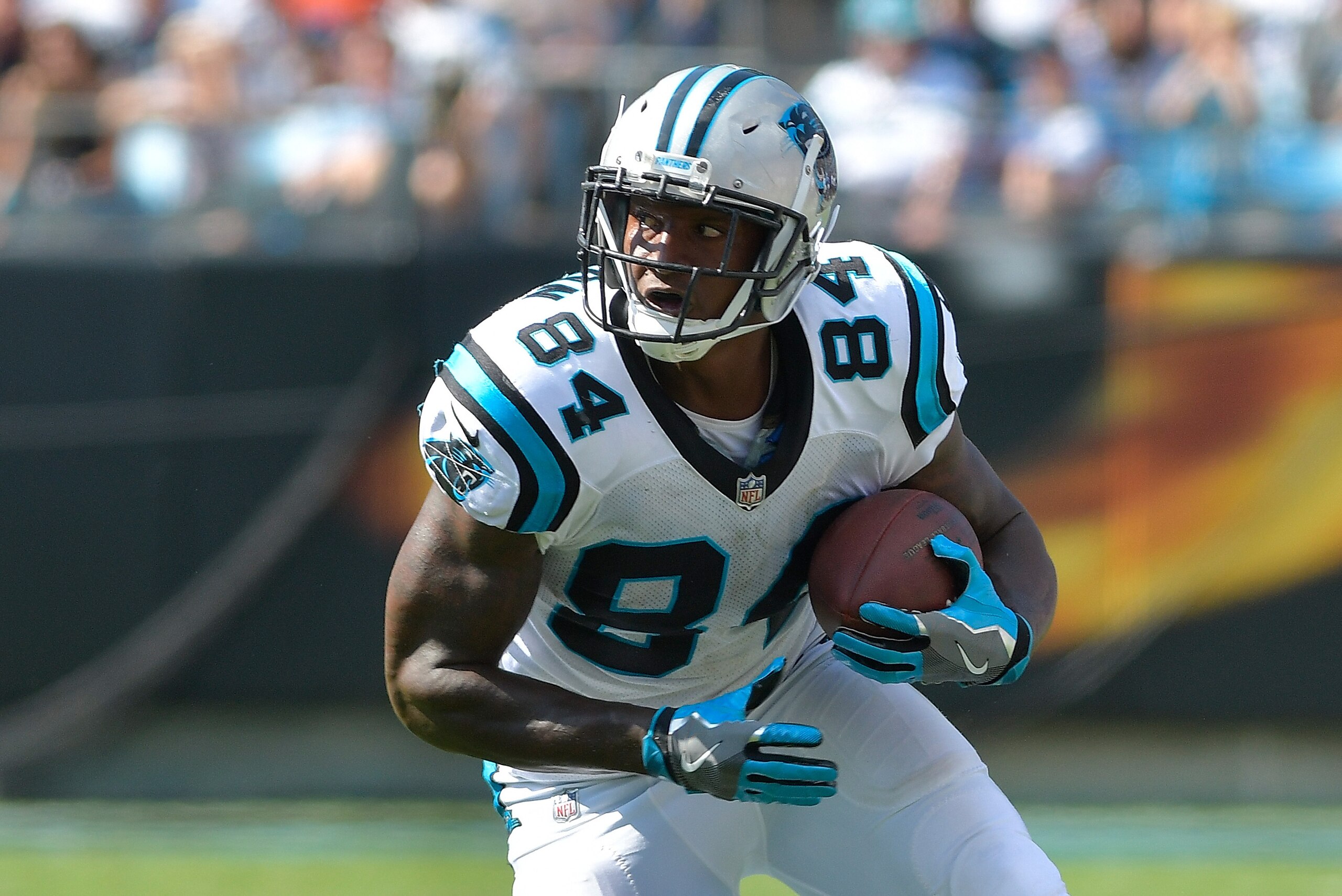 CHARLOTTE, NC - SEPTEMBER 17:  Ed Dickson #84 of the Carolina Panthers makes a catch against the Buffalo Bills during their game at Bank of America Stadium on September 17, 2017 in Charlotte, North Carolina.  (Photo by Grant Halverson/Getty Images)