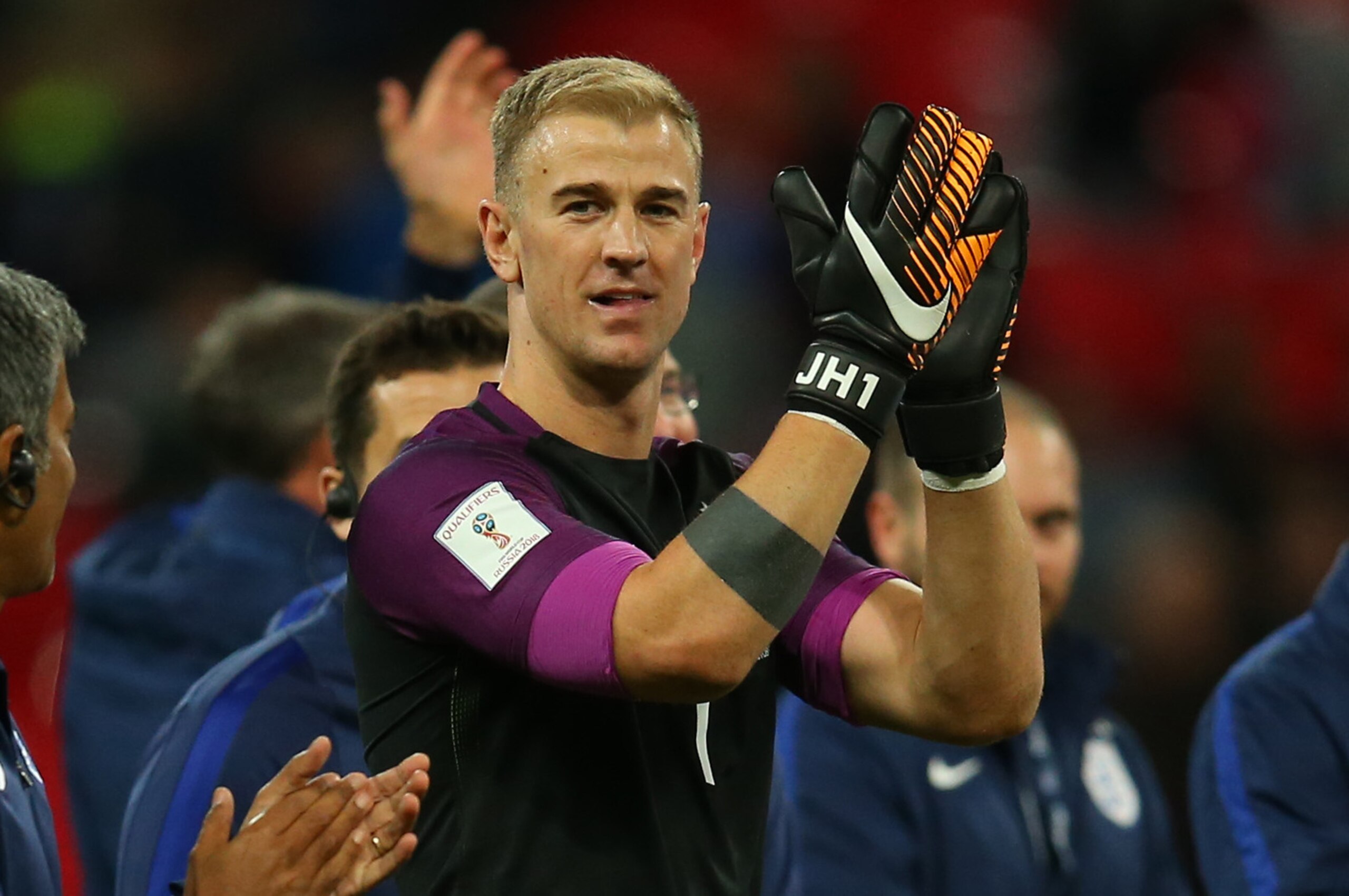 LONDON, ENGLAND - OCTOBER 05: England goalkeeper Joe Hart applauds after the FIFA 2018 World Cup Qualifier between England and Slovenia at Wembley Stadium on October 5, 2017 in London, England. (Photo by Catherine Ivill - AMA/Getty Images)