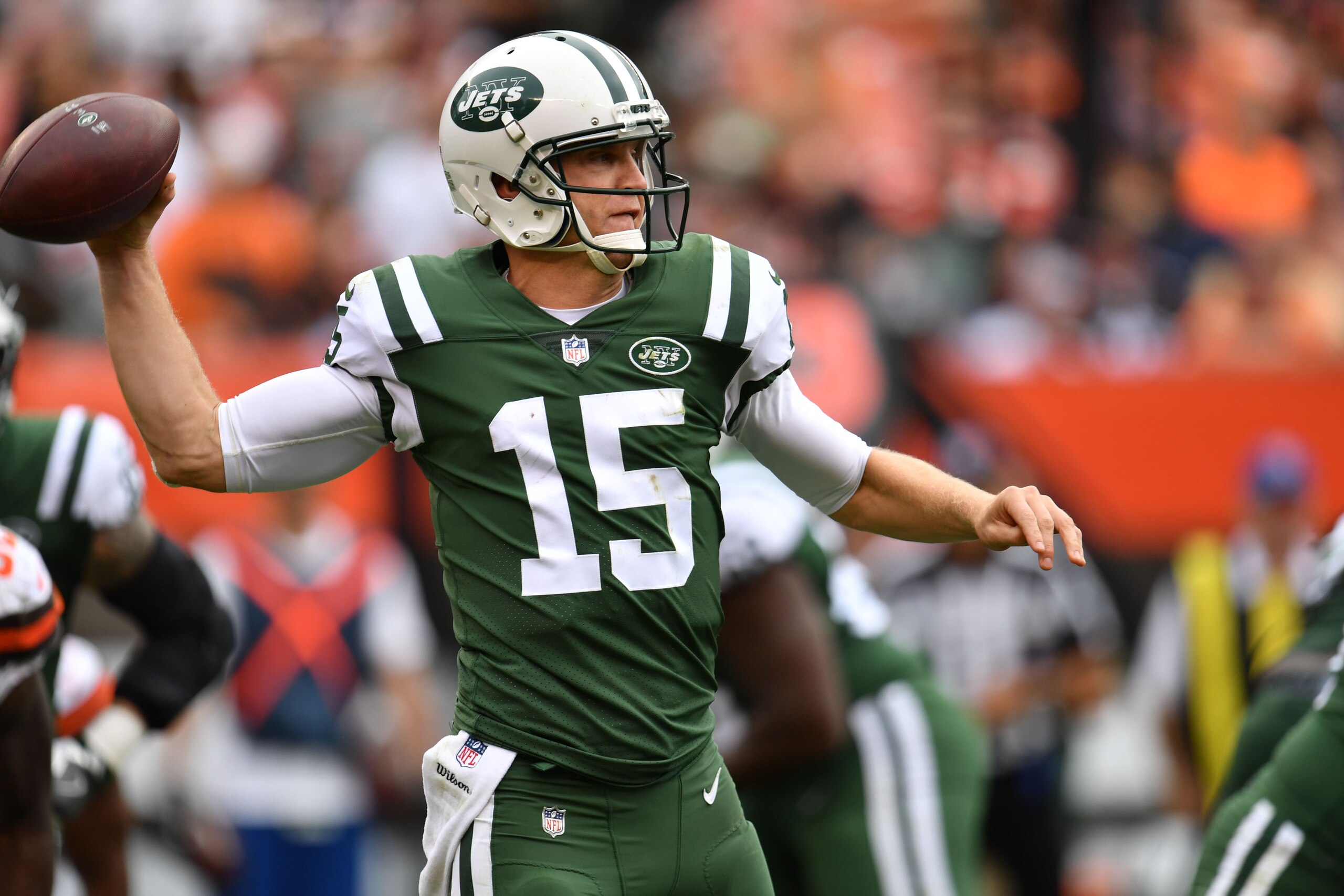 CLEVELAND, OH - OCTOBER 08: Josh McCown #15 of the New York Jets drops back for a pass in the second half against the Cleveland Browns at FirstEnergy Stadium on October 8, 2017 in Cleveland, Ohio. (Photo by Jason Miller/Getty Images)