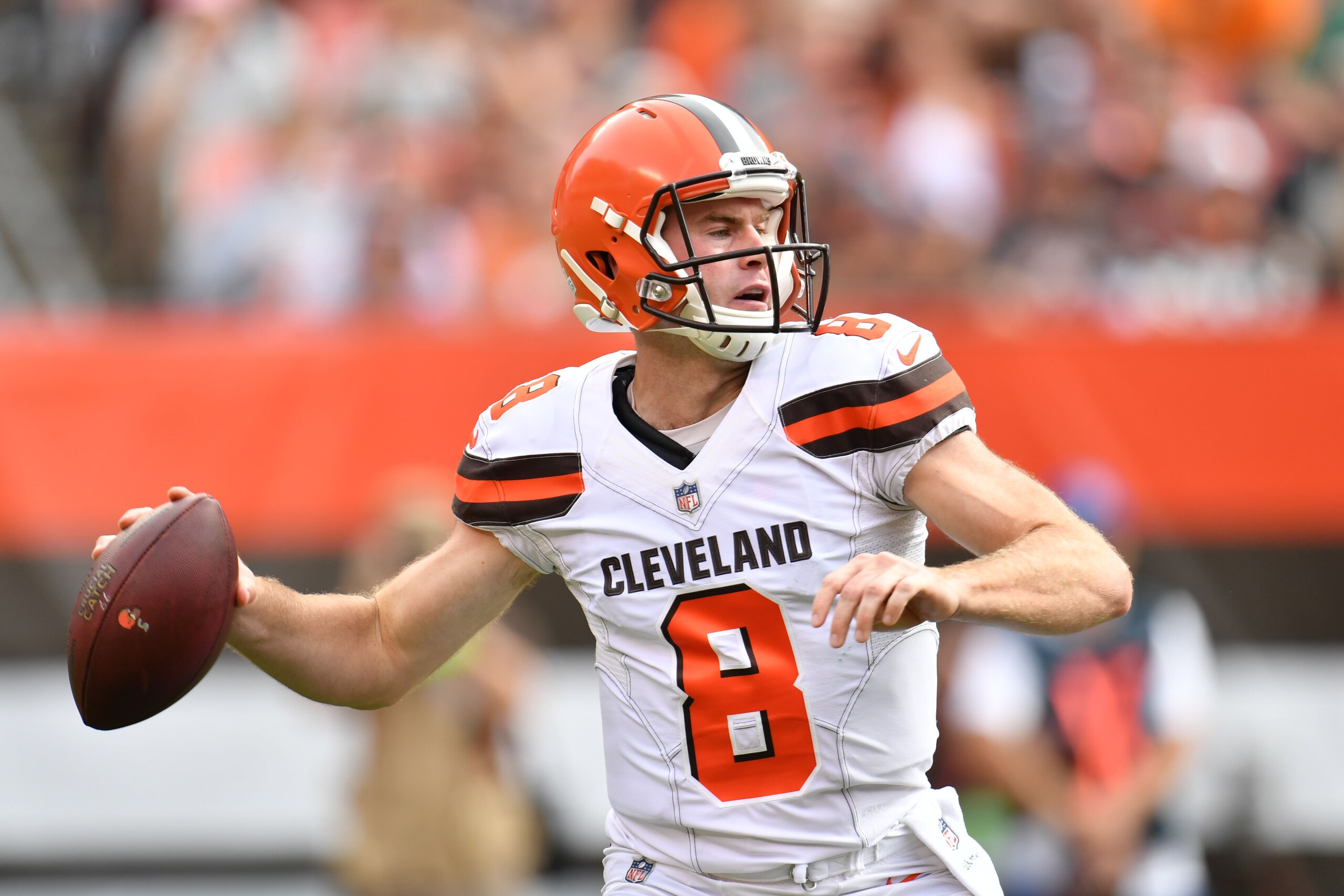 CLEVELAND, OH - OCTOBER 08: Kevin Hogan #8 of the Cleveland Browns drops back for a pass in the second half against the New York Jets at FirstEnergy Stadium on October 8, 2017 in Cleveland, Ohio. (Photo by Jason Miller/Getty Images) CLEVELAND, OH - OCTOBER 08: Kevin Hogan #8 of the Cleveland Browns drops back for a pass in the second half against the New York Jets at FirstEnergy Stadium on October 8, 2017 in Cleveland, Ohio. (Photo by Jason Miller/Getty Images)