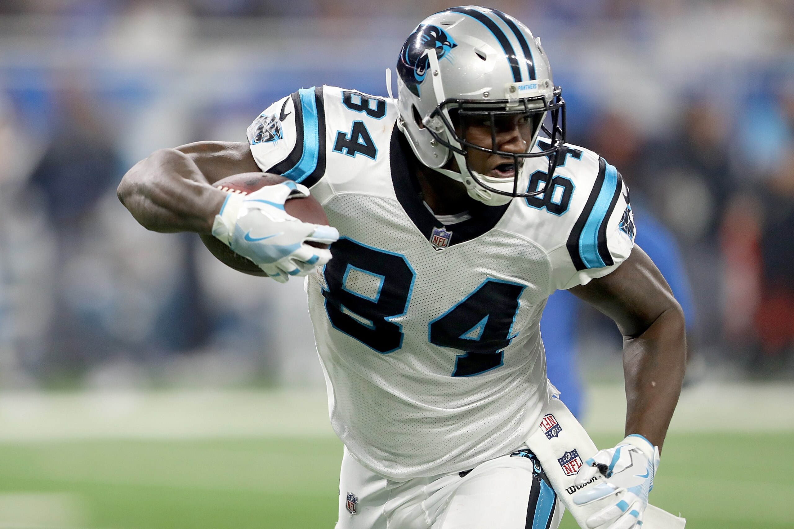 DETROIT, MI - OCTOBER 08: Ed Dickson #84 of the Carolina Panthers fights for yardage against the Detroit Lions during the first half at Ford Field on October 8, 2017 in Detroit, Michigan. (Photo by Leon Halip/Getty Images) DETROIT, MI - OCTOBER 08: Ed Dickson #84 of the Carolina Panthers fights for yardage against the Detroit Lions during the first half at Ford Field on October 8, 2017 in Detroit, Michigan. (Photo by Leon Halip/Getty Images)