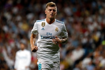 MADRID, SPAIN - OCTOBER 01: Toni Kroos of Real Madrid looks on during the La Liga match between Real Madrid and Espanyol at Estadio Santiago Bernabeu on October 1, 2017 in Madrid, Spain. (Photo by TF-Images/TF-Images via Getty Images)