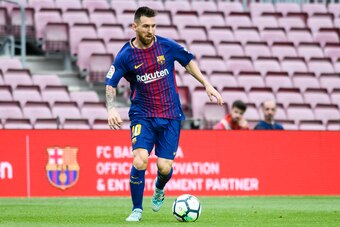 BARCELONA, SPAIN - OCTOBER 01: Lionel Andres Messi of FC Barcelona in action during the La Liga 2017-18 match between FC Barcelona and Las Palmas at Camp Nou on 01 October 2017 in Barcelona, Spain. (Photo by Power Sport Images/Getty Images)