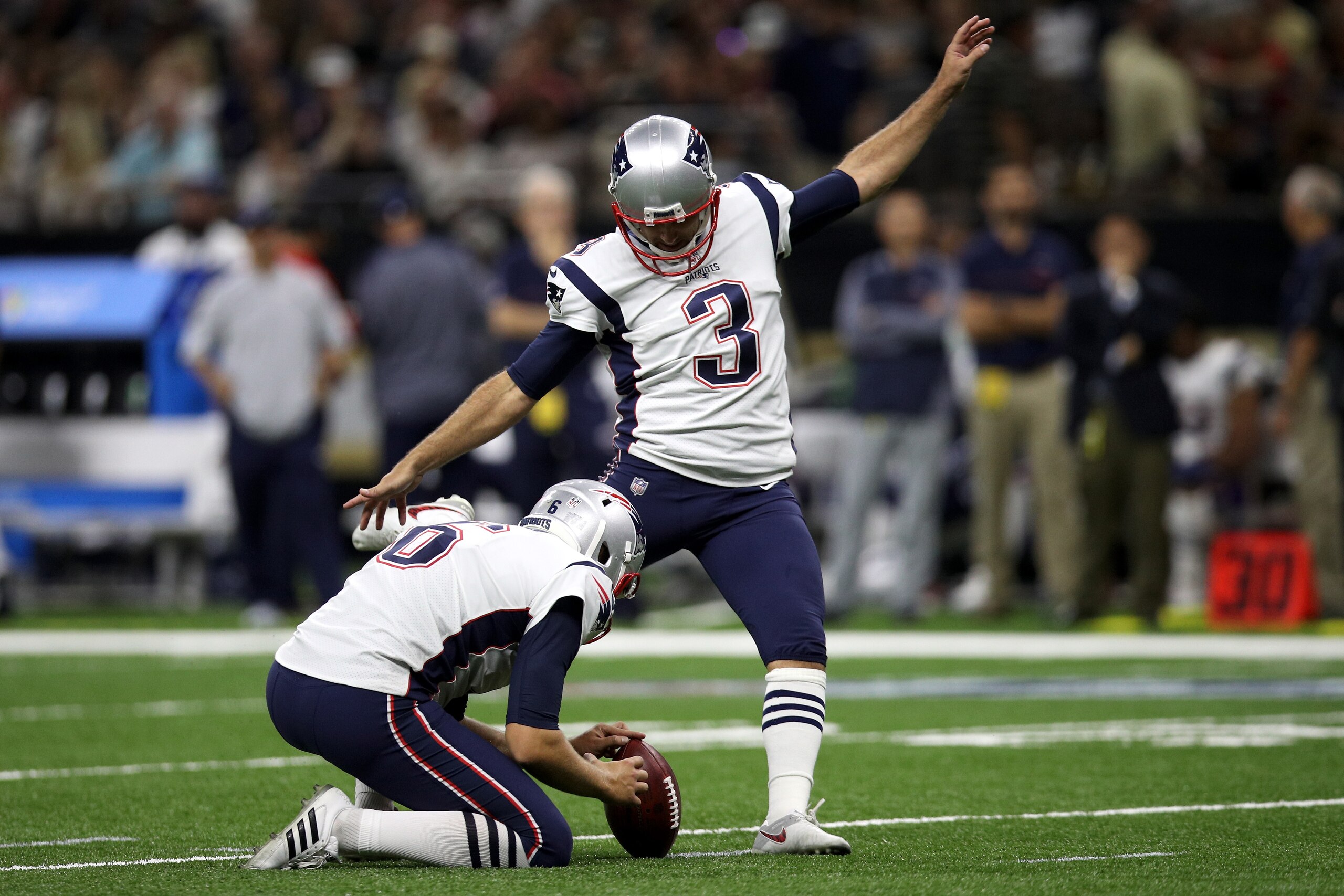 NEW ORLEANS, LA - SEPTEMBER 17:  Stephen Gostkowski #3 of the New England Patriots kicks a field goal against the New Orleans Saints at the Mercedes-Benz Superdome on September 17, 2017 in New Orleans, Louisiana.  (Photo by Chris Graythen/Getty Images)