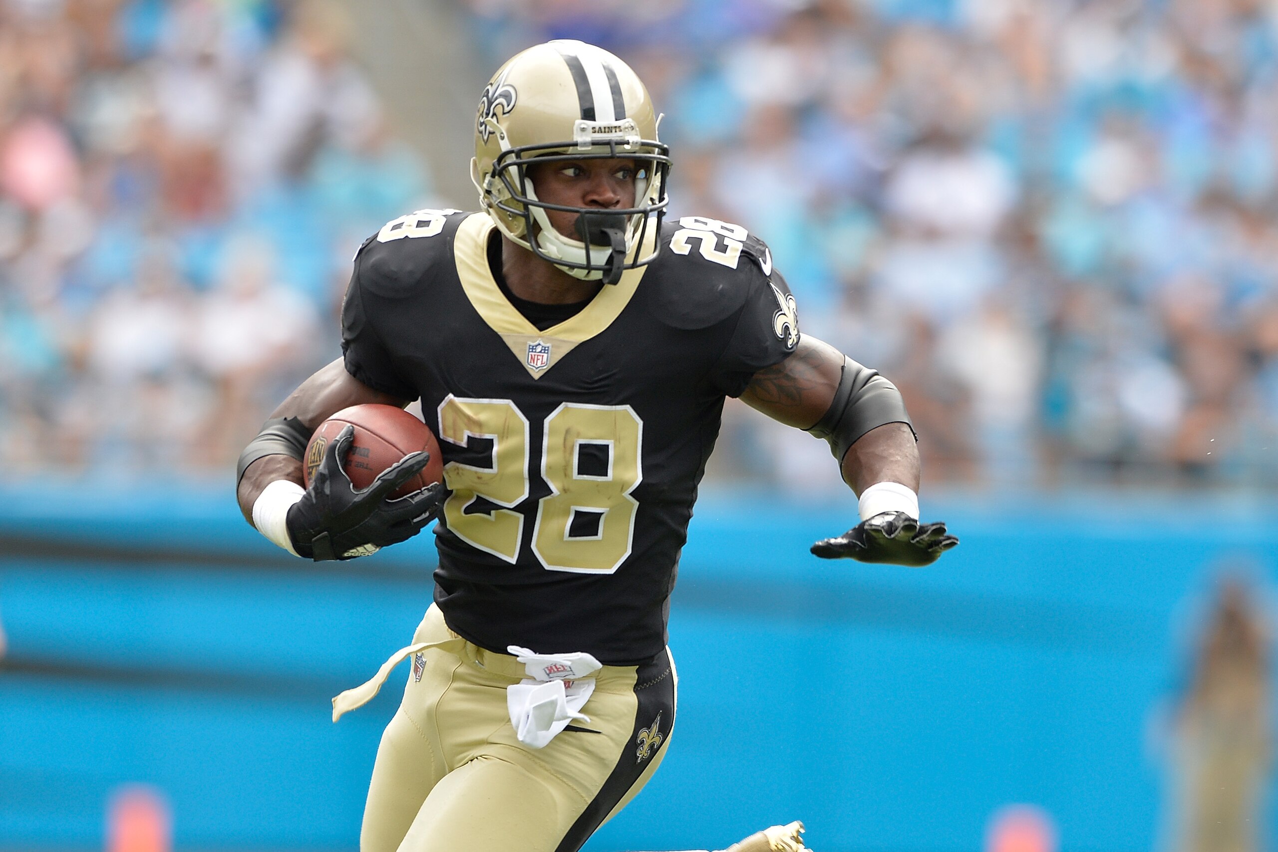 CHARLOTTE, NC - SEPTEMBER 24:  Adrian Peterson #28 of the New Orleans Saints runs against the Carolina Panthers during their game at Bank of America Stadium on September 24, 2017 in Charlotte, North Carolina.  (Photo by Grant Halverson/Getty Images)