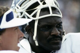 New York Giants linbebacker Harry Carson (53), elected to the NFL Hall of Fame Class of 2006, at the Hall of Fame game on August 3, 1985, a 21-20 victory over the Houston Oilers at Fawcett Stadium in Canton, Ohio. (Photo by Bruce Dierdorff/Getty Images)