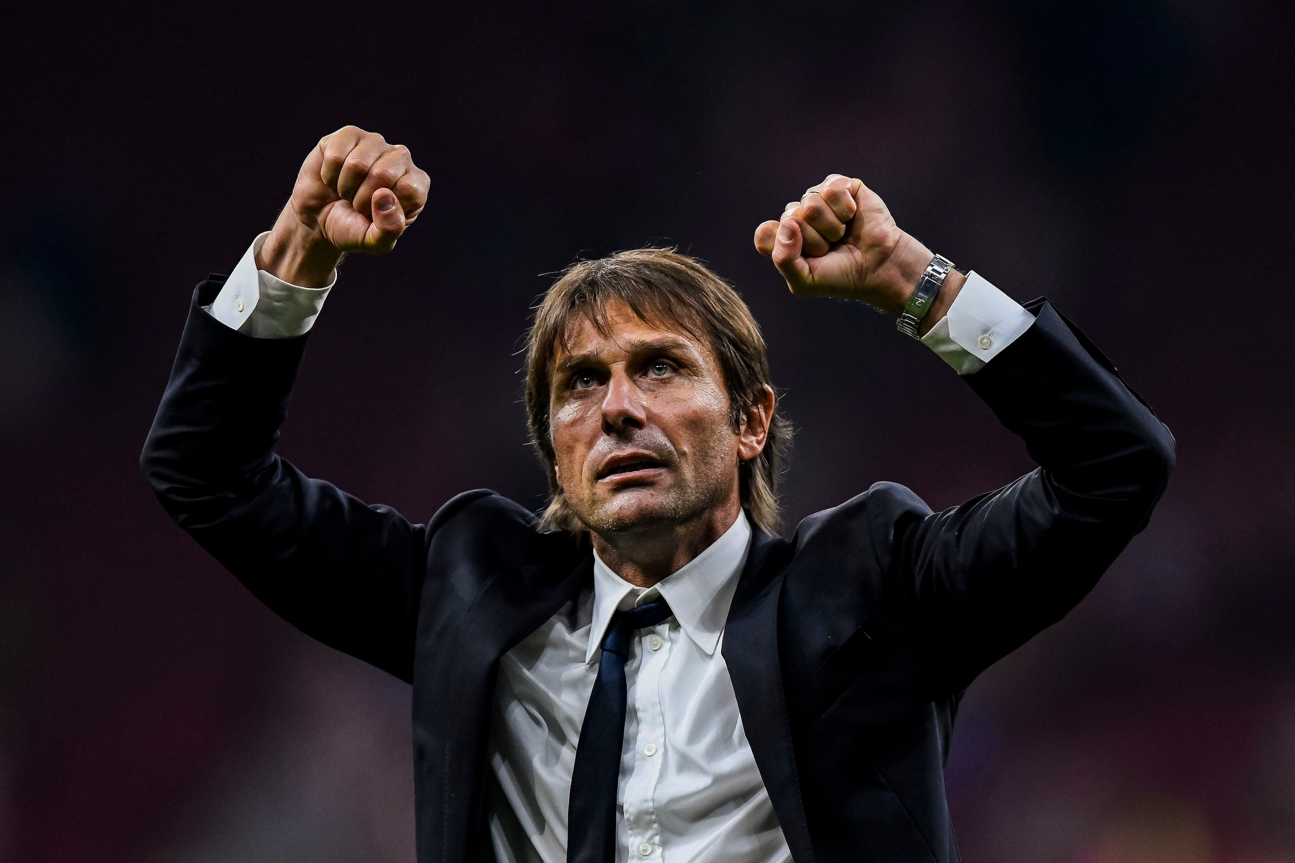 MADRID, SPAIN - SEPTEMBER 27: Coach Antonio Conte celebrates during the UEFA Champions League 2017-18 match between Atletico de Madrid and Chelsea FC at the Wanda Metropolitano on 27 September 2017, in Madrid, Spain. (Photo by Power Sport Images/Getty Ima MADRID, SPAIN - SEPTEMBER 27: Coach Antonio Conte celebrates during the UEFA Champions League 2017-18 match between Atletico de Madrid and Chelsea FC at the Wanda Metropolitano on 27 September 2017, in Madrid, Spain. (Photo by Power Sport Images/Getty Ima