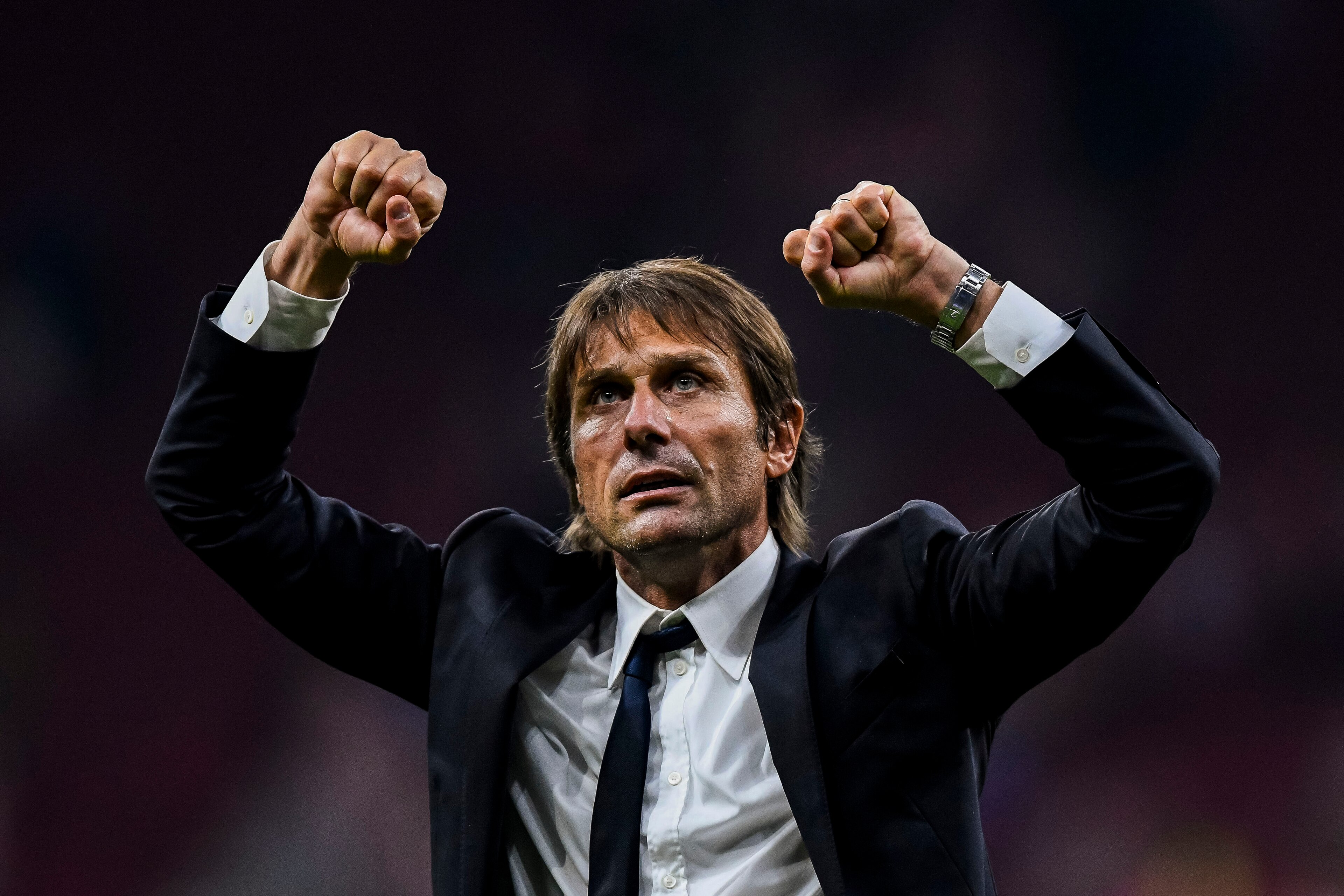 MADRID, SPAIN - SEPTEMBER 27: Coach Antonio Conte celebrates during the UEFA Champions League 2017-18 match between Atletico de Madrid and Chelsea FC at the Wanda Metropolitano on 27 September 2017, in Madrid, Spain. (Photo by Power Sport Images/Getty Ima